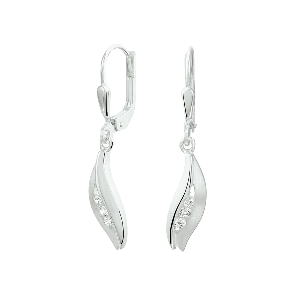 Sierlijke zilveren oorhangers met schitterende details zoals de sprankelende zirkonia rij en de poli/matte afwerking. De oorhangers hebben een totale hoogte van 3cm.
