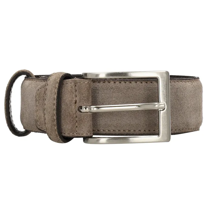 De D-Exclusive Napels Riem - 016 Taupe, modelnummer 18545016105, is een stijlvolle accessoire die elke outfit compleet maakt. Deze riem, geschikt voor elke gelegenheid, is gemaakt van hoogwaardig materiaal voor een luxe uitstraling. Draag deze riem op een broek van je keuze voor een verfijnde en modieuze look die jouw stijl accentueert.