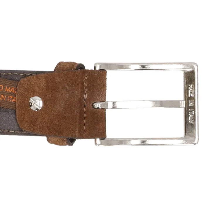 De D-Exclusive Napels Riem - 005 Cognac, modelnummer 18545005115, is een stijlvol accessoire van een onbekend merk. Deze riem valt onder de categorie accessoires en is specifiek een type riem. Draag hem met een nette broek of jeans voor een elegante look. Perfect voor zowel casual als formele gelegenheden.