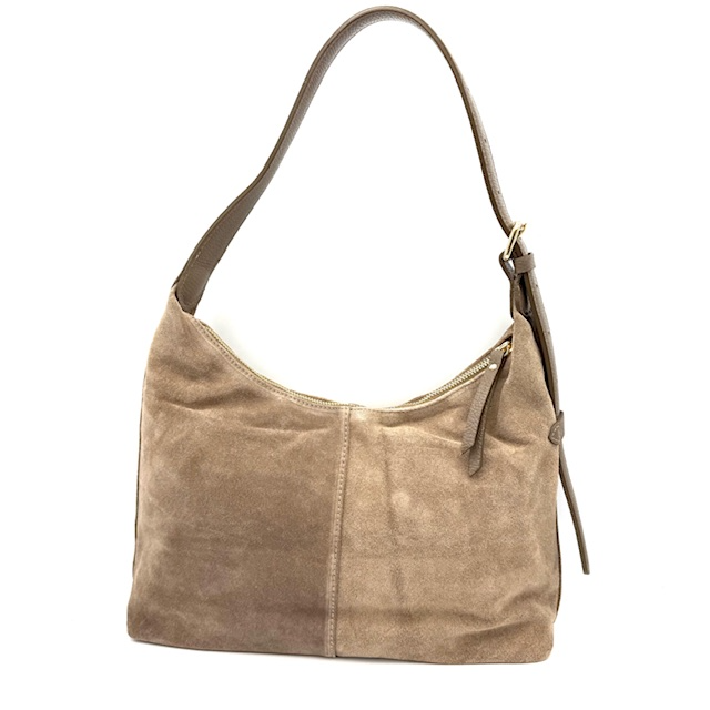 Ofelia – Elegante Leren Schoudertas met Gouden Rits – Gemaakt in Italië
De Ofelia is een stijlvolle en praktische schoudertas van echt leer, ontworpen voor de moderne vrouw die houdt van kwaliteit en elegantie. Gemaakt in Italië en afgewerkt met een luxueuze goudkleurige ritssluiting, biedt deze tas de perfecte balans tussen mode en functionaliteit.

Met één ruim hoofdcompartiment, een speciaal vakje voor je smartphone en meerdere ritsvakken aan de binnenkant, heb je altijd je spullen overzichtelijk en veilig bij de hand. De tas is gevoerd met duurzaam polyester en voorzien van een verlengbaar handvat voor extra draaggemak.

Kenmerken:
Gemaakt van 100% echt Italiaans leer

Hoofdvak met gouden ritssluiting

Binnenvakken met rits voor sleutels of kleine items

Steekvak voor je telefoon

Voering van polyester

Verstelbare leren schouderband/handvat

Handgemaakt in Italië

Afmetingen:
Breedte: 33 cm

Hoogte: 22 cm

Diepte: 8,5 cm

Gewicht: 0,6 kg

De Ofelia schoudertas is ideaal voor dagelijks gebruik, werk of een chique gelegenheid. De hoogwaardige materialen en tijdloze uitstraling maken deze tas tot een onmisbare aanvulling op je garderobe.