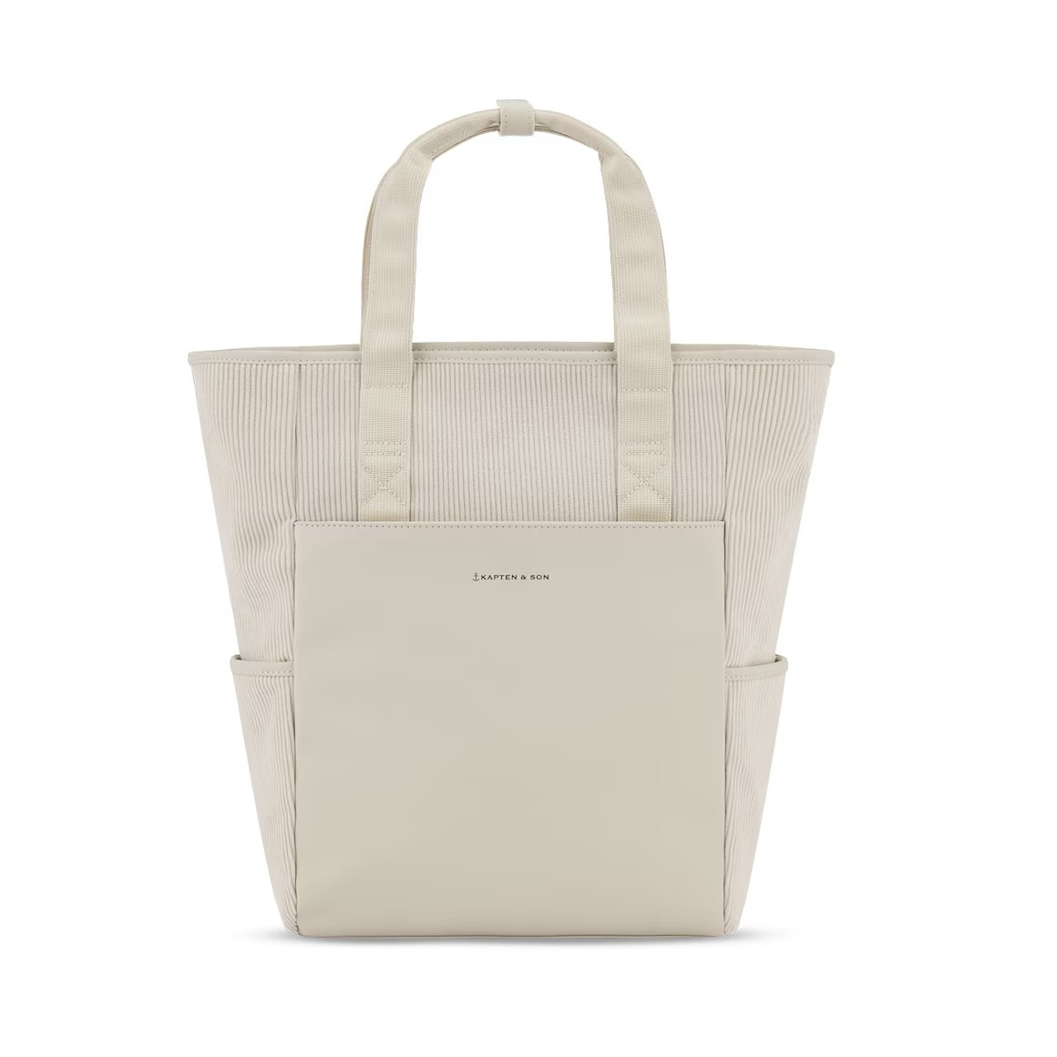 Duurzame Converteerbare Rugzak & Tas – Vegan & Waterafstotend – 14" Laptopvak
Op zoek naar een stijlvolle, functionele én duurzame tas voor werk, reizen of het dagelijks leven? Deze converteerbare rugzak en tas in één is ontworpen met oog voor comfort, stijl en milieu. Gemaakt van gerecycled PET-materiaal en hoogwaardig vegan tech-materiaal, is deze tas niet alleen waterafstotend, maar ook volledig diervriendelijk en duurzaam.

Dankzij het slimme design gebruik je deze tas als rugzak of als schoudertas, afhankelijk van wat jij nodig hebt. De gewatteerde en verstelbare schouderbanden bieden optimaal draagcomfort, en kunnen netjes worden opgeborgen in de achterzijde van de tas.

Belangrijkste kenmerken:
Laptopvak: 29,5 x 25 x 2 cm – geschikt voor een 14" MacBook

Volume: 12 liter

Afmetingen: 38 x 40 x 13,5 cm (h x b x d)

Gewicht: 1,4 kg

Kleur binnenkant: Grijs

Vegan & duurzaam: Gemaakt van gerecycled PET (binnen- & buitenkant)

Waterafstotend: Ideaal voor onderweg

Sluiting: Stevige ritssluiting + koffersluiting

Pasvorm: Perfecte maat, ook getest op een model van 1,74 m

Indeling & opbergruimte:
Ruim hoofdvak met:

1 tablet- of laptopvak

1 vak voor verschoningsmatje/laptop

2 elastische flessenhouders aan de binnenkant

2 extra binnenvakken

1 binnenvak met rits

Voorvak met ritssluiting voor snelle toegang

2 zijvakken voor flessen

Bagagebevestiging voor gebruik op een koffer

Achterzijde met opberglaag voor schouderbanden

Deze vegan rugzak is ideaal voor iedereen die onderweg is – van studenten tot young professionals en ouders. Dankzij het slimme ontwerp, de waterafstotende buitenlaag en het praktische laptopvak neem je alles georganiseerd mee, waar je ook heen gaat.