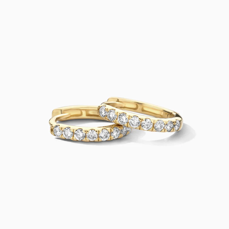 gouden Blush oorringen, pave x0.12ct