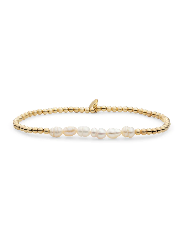 Als je op zoek bent naar een mooie finish voor je look, zoek dan niet verder. De Pearl Universe armbanden zitten fijn om je pols. Draag de armband alleen óf stack deze met andere Sparkling Jewel armbanden voor een statement look.