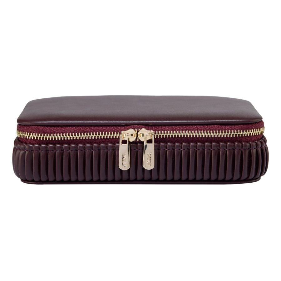 een sieraden doos van Wolf model Bella Zip Case in Bordeaux kleur.