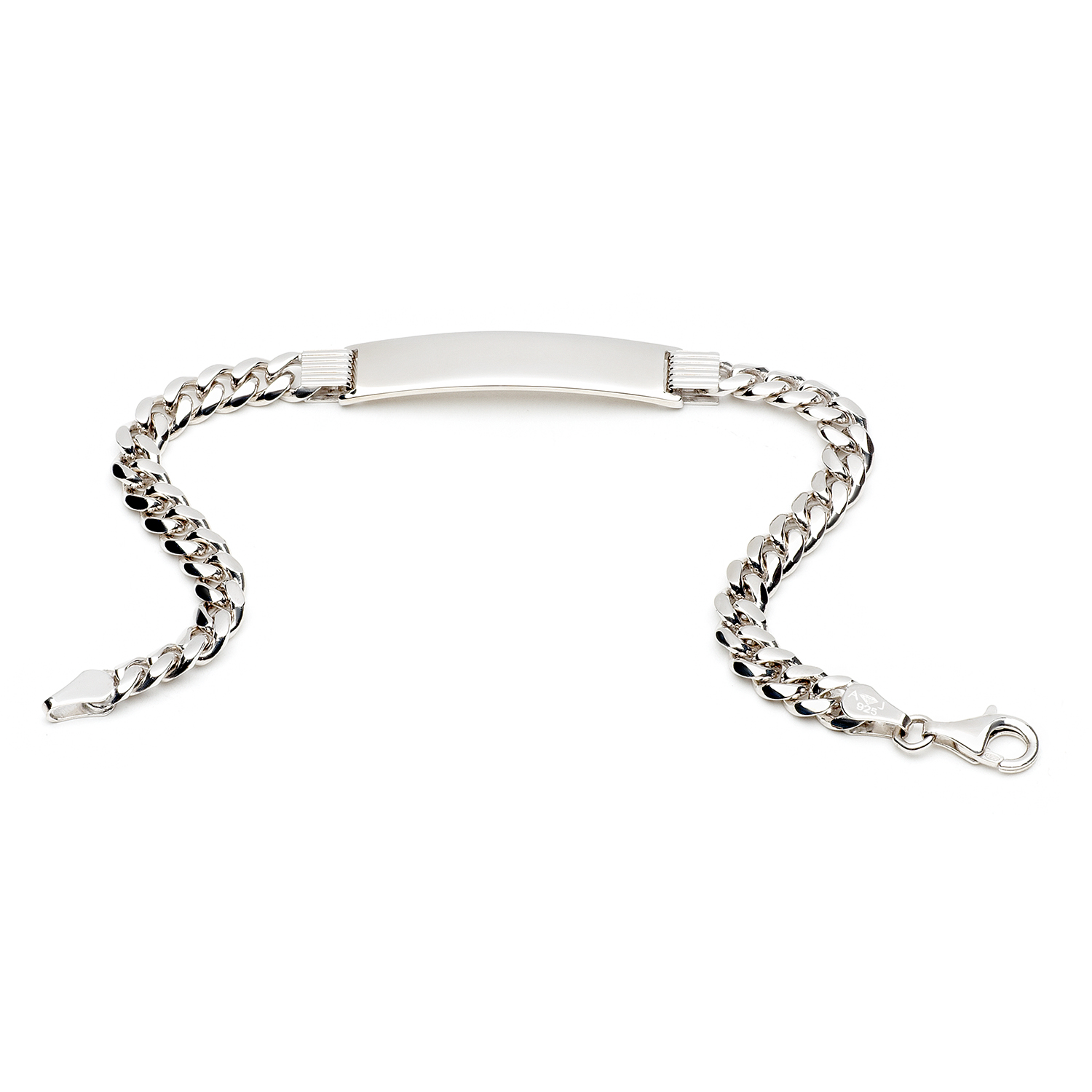 Zilveren armband met graveerplaat. De armband is gerhodineerd zodat deze niet snel verkleurd. Handgemaakt.