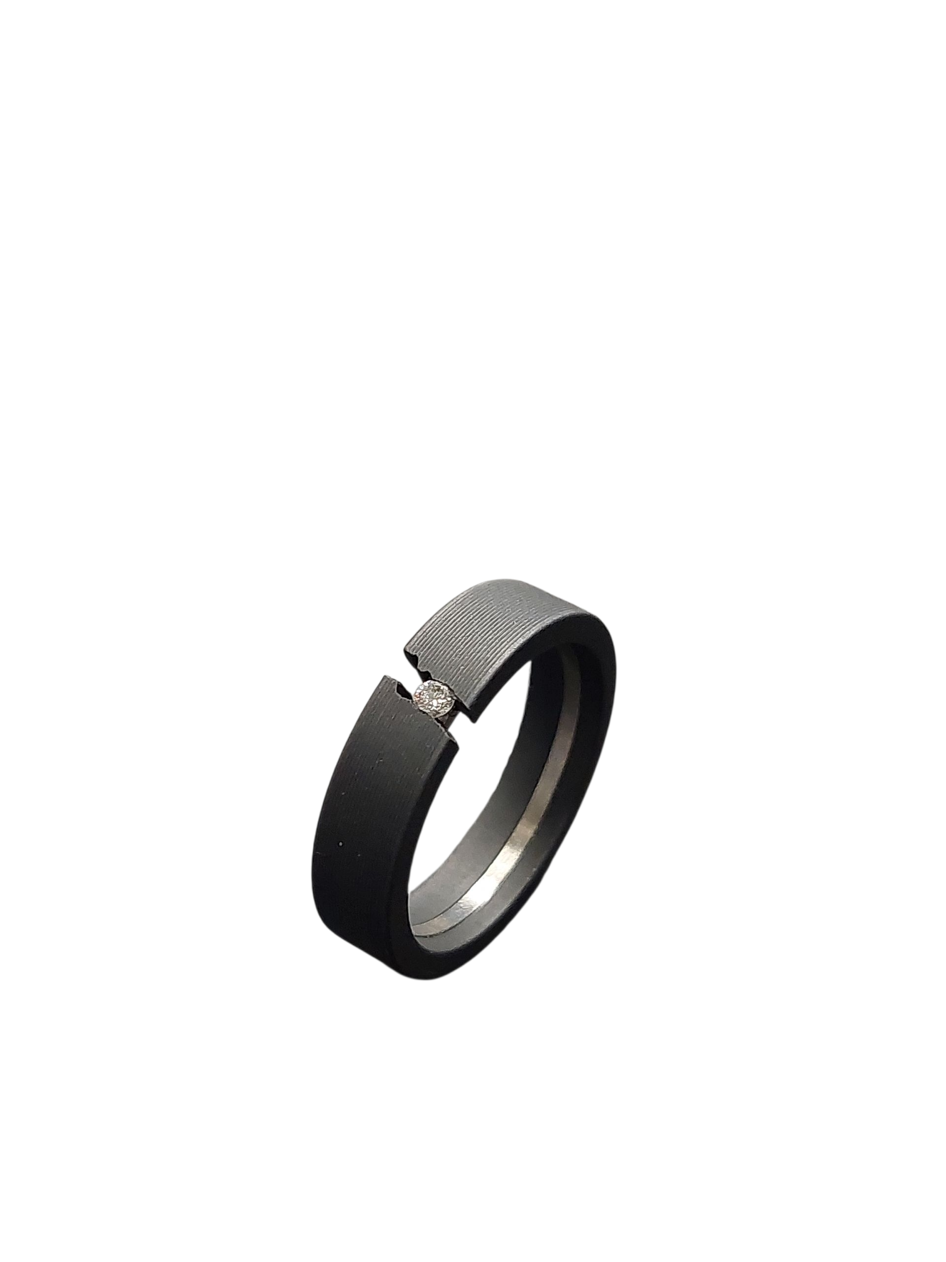 Ring edelstaal (zwart) met diamant 0.035 ct TW Si  5 mm breed