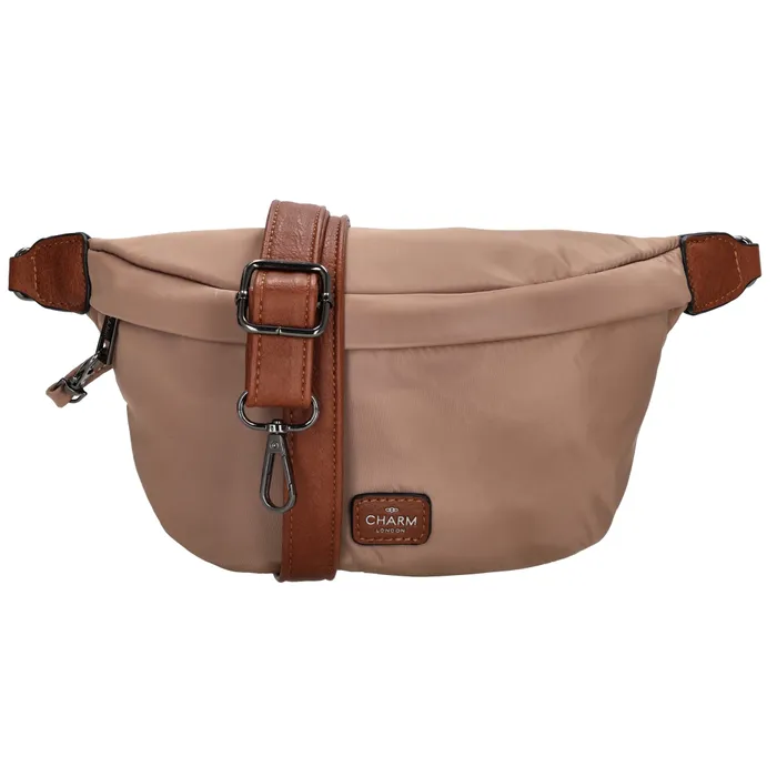 De Charm London Buckingham Heuptas is een veelzijdige en stijlvolle tas die je zowel als heuptas als crossbody kunt dragen. Ideaal voor onderweg, festivals of een dagje uit waarbij je je handen vrij wilt houden.

De tas sluit met een hoofdrits die je extra veilig kunt vastzetten met een haakje. Aan de binnenkant zit een ritsvak om kleine essentials overzichtelijk op te bergen, en aan de achterkant bevindt zich nog een extra ritsvak voor spullen die je snel bij de hand wilt hebben.

Kenmerken:


Te dragen als heuptas of crossbody

Hoofdrits met haakje voor extra veiligheid

Ritsvak aan de binnenkant

Extra ritsvak aan de achterkant