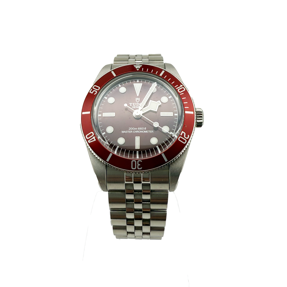 Ontdek onze exclusieve Fliers Juweliers Pre-Owned collectie van met zorg geselecteerde horloges. Bij ons vind je horloges die online of in onze winkel worden aangeboden, die stuk voor stuk met liefde zijn onderhouden en zorgvuldig zijn geïnspecteerd. Kies voor betaalbare luxe en tijdloze elegantie met onze prachtige pre-owned horloges, en maak vandaag nog een statement met stijl.