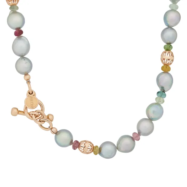 Toujours Ajour collier met akoyaparels en een mix van toermalijn 