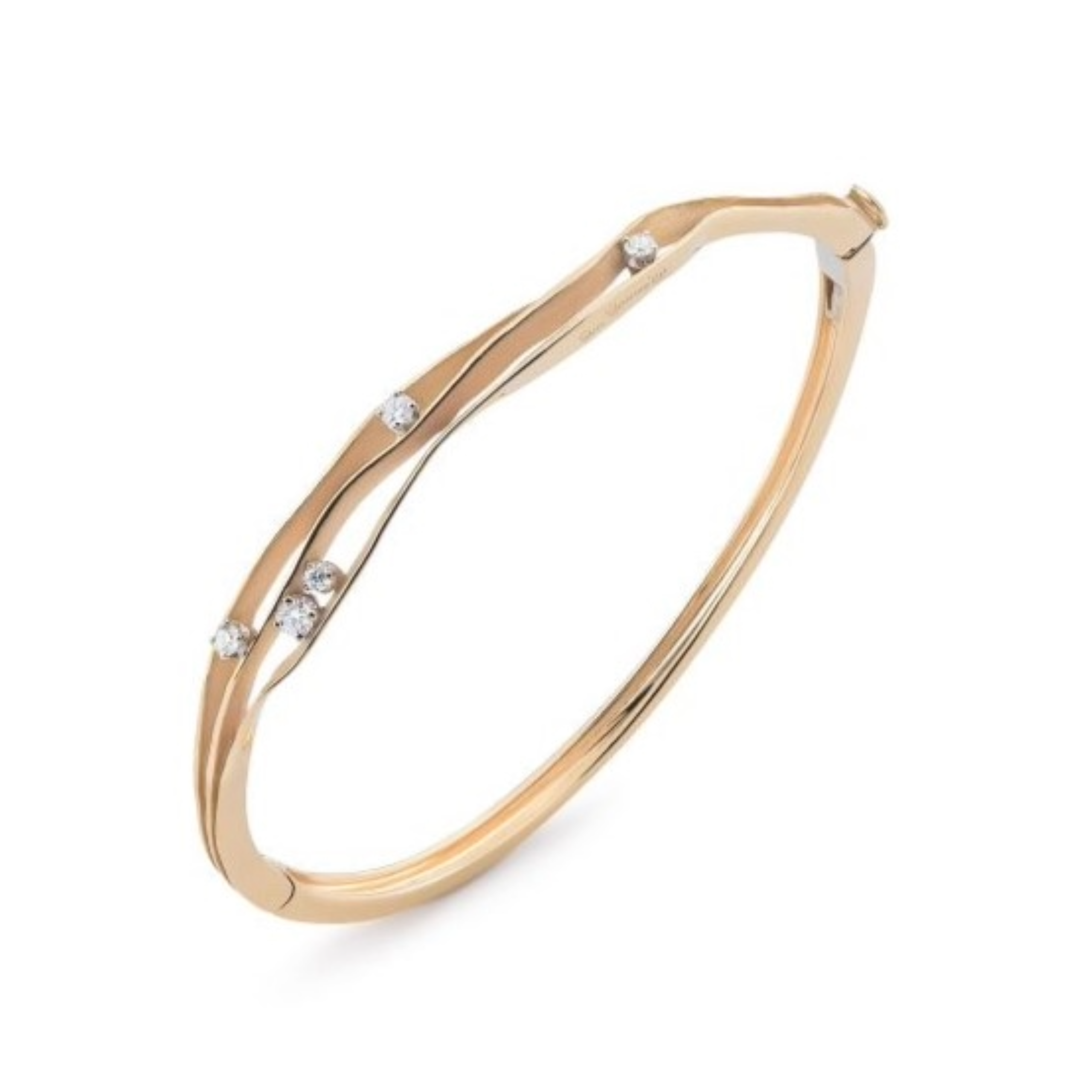 18krt gouden armband met diamant 0,30crt uit de Dune Collectie van Annamaria Cammilli. De kleur van de armband is Orange Apricot, een zachte oranje kleur, zo delicaat als de kleur van een abrikoos. Voor een verfijnde  impact op de huid.

Referentienummer: GBR1249J