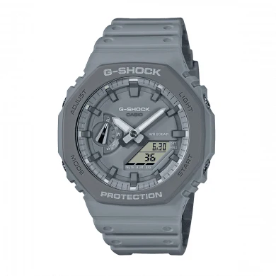 De G-Shock Horloge GA-2110ET-8AER combineert stijl met functionaliteit. Het horloge is schokbestendig, waterdicht tot 200 meter, heeft een analoog-digitaal display en beschikt over een datumaanduiding. Lichtgewicht en antiallergisch, ideaal voor dagelijks gebruik of avontuurlijke activiteiten. Draag het als een stoere accessoire met casual of sportieve outfits, gecombineerd met zijn grijze standaard band.