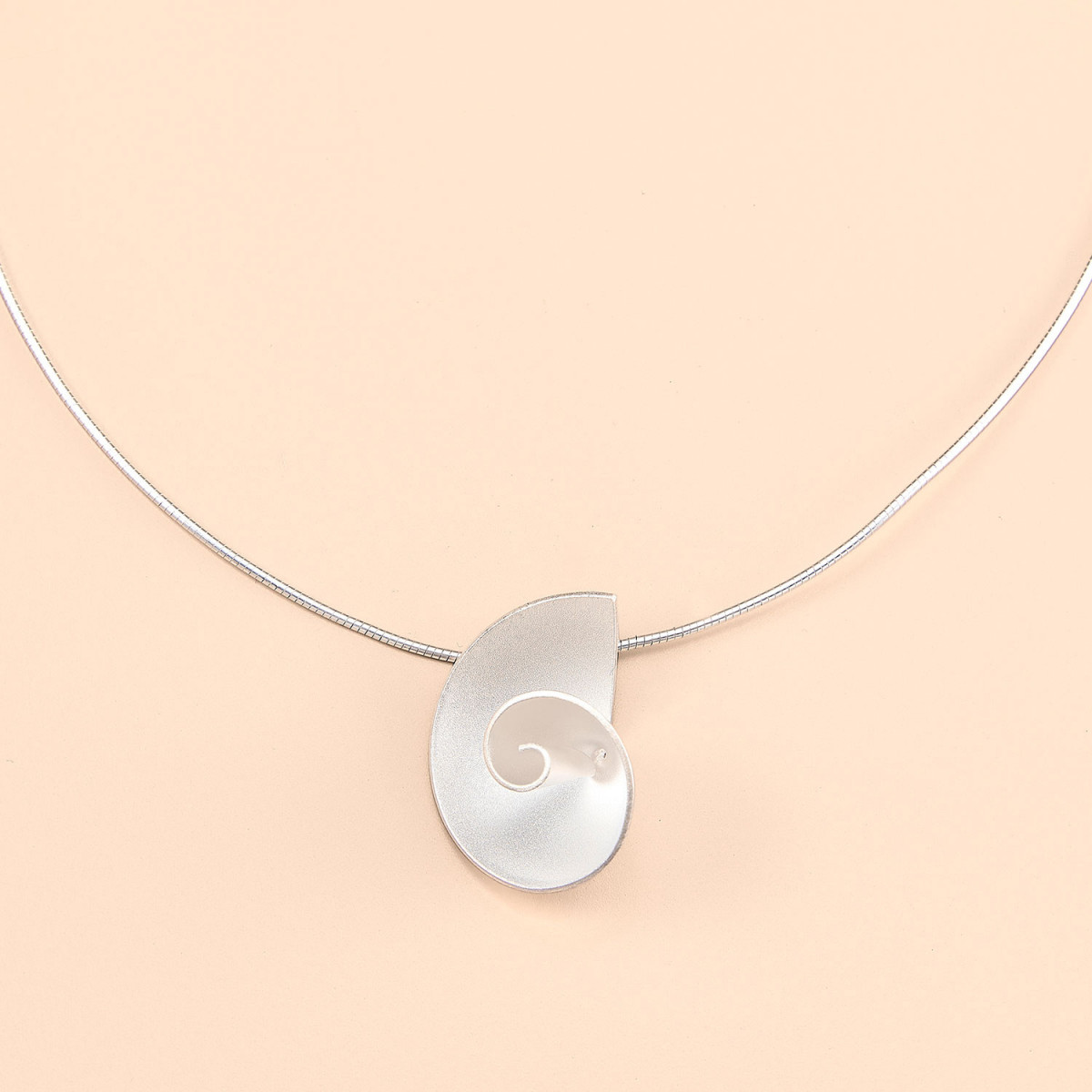 Sterling zilver 925 mat, galvanisch beschermd tegen aanslaan met omega ketting 43 cm