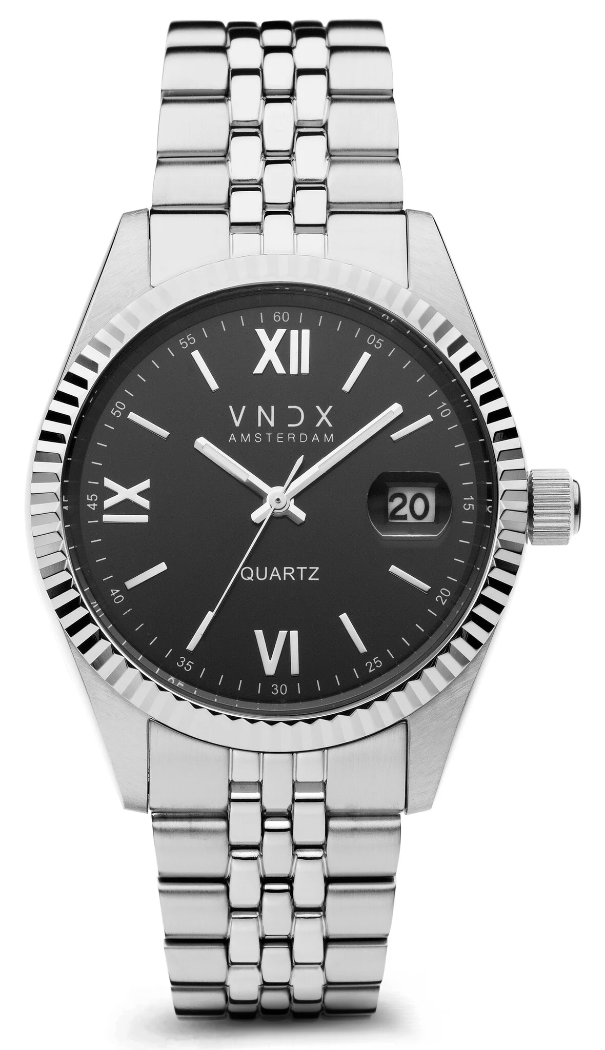 Ga waar je heen wilt, deze Dare Devil zal je brengen. Met dit zilveren horloge met stijlvolle zwarte wijzerplaat ben jij,  klaar om de wereld te veroveren? Voel het stevige staal om je pols.  The Devil is in the details, ook met dit horloge. Never too late.