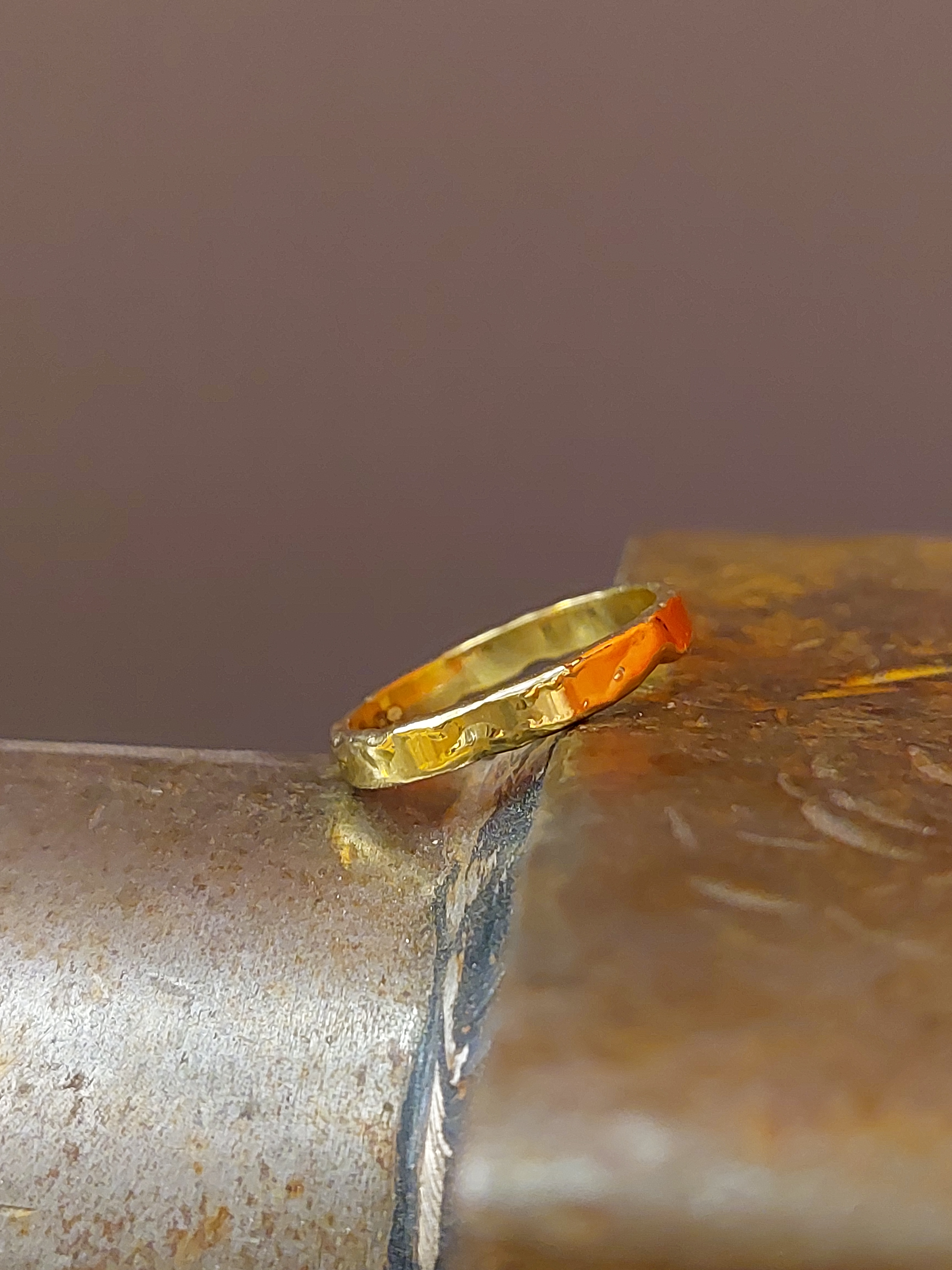 14kt gouden ring met Smeltstructuur maat 62