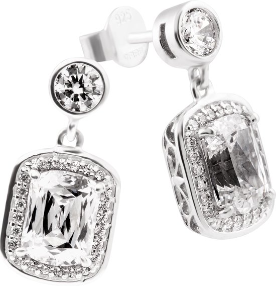 Schitterende zilveren oorhangers van diamonfire, inspired by diamonds. deze elegante oorsieraden hebben een perfect geslepen vierkante diamonfire steen, omringd met kleine geslepen zirkonia's. er is een prachtig bijpassend collier verkrijgbaar, perfect om te dragen naar een feestje.