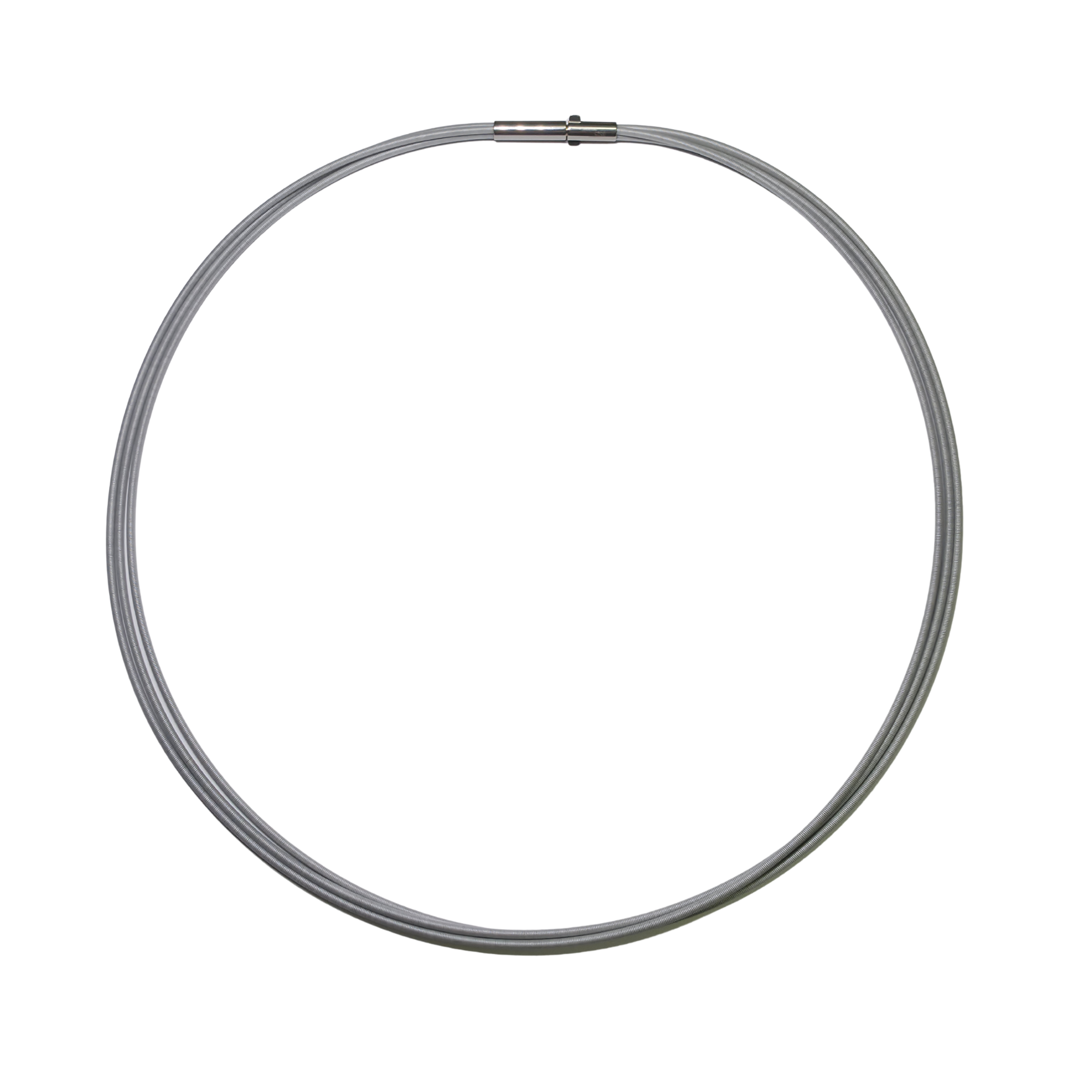 Collier van drie draden in de kleur grijs. Lengte 45 cm