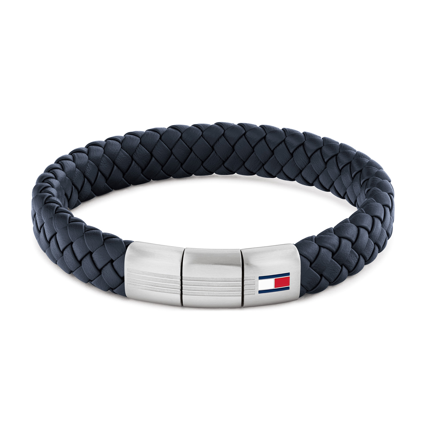Tommy Hilfiger Armband Heren Leer 18/19cm 
Deze armband van Tommy Hilfiger uit de jewelry serie Round Braided met nr: TJ2790660 is een opvallend model, een musthave voor je Tommy collectie. De zwarte gevlochten leren armband heeft een stalen verstelbare schuifsluiting met het emaille Tommy logo erop, is 12mm breed en heeft een lengte van 18 en 19cm. Ook leuk te combineren met andere armbanden en sieraden van Tommy Hilfiger.
