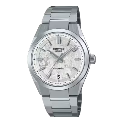 Dit Casio horloge behoort tot de Edifice collectie.
Referentienummer: EFK-100D-7AER

Elektrovorming reproduceert het uiterlijk van gesmeed carbon op de wijzerplaat voor een unieke getextureerde, sportieve en toch verfijnde look. Het saffierglas verbetert de zichtbaarheid, terwijl dynamische accenten zoals verhoogde indexen en een scherpe lunette en kast het verfijnde ontwerp compleet maken.

Het mechanische uurwerk met 40-uursreserve drijft de wijzers van het horloge aan als een zoemende sportautomotor, en dat alles in een compacte kast van 39 mm. De doorzichtige achterkant van de kast laat het uurwerk in beweging zien, wat de unieke charme van een mechanisch horloge versterkt.

Dankzij de waterbestendigheid tot 10 bar kun jij je richten op spannendere dingen.