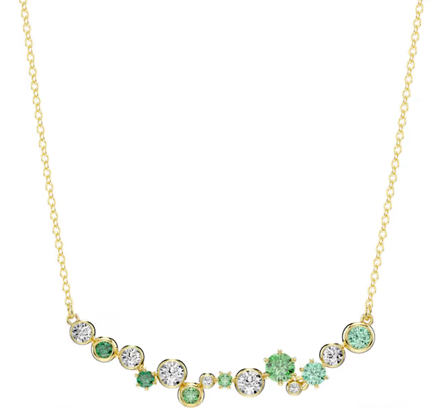 Geef uw dagelijkse garderobe energie met deze prachtige Constella-ketting met goudkleurige toplaag. Het stervormige ontwerp heeft een centraal display met heldere kristallen en groene Swarovski Zirkonia in verschillende maten en tinten, elk in een klauw- of lunettezetting. Dit glinsterende arrangement is gezet op een delicaat collier en is een perfect toonbeeld van kosmisch wonder. Draag het samen met een paar bijpassende Constella-oorbellen.