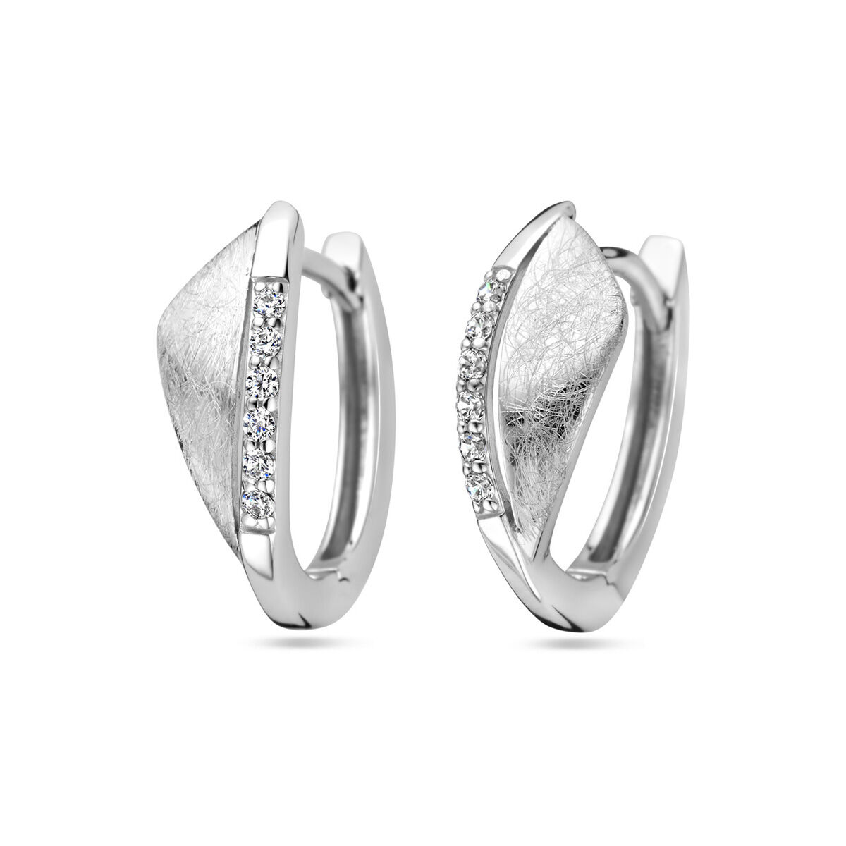 Gerhodineerd 925 zilveren klapoorringen uitgevoerd met zirkonia. De klapoorringen hebben een afmeting van 15.5x5.5mm.