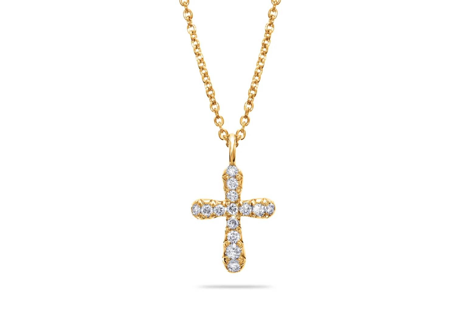 De 14k geelgouden diamanten kruishanger met ketting (modelnummer: GGA3031) is een schitterend sieraad van 14-karaats goud met 14 briljante diamanten (0,11 crt) van SI1 zuiverheid en H-kleur. Draag deze elegante nieuwe ketting van 45 cm lang als statement stuk bij elke gelegenheid om je look te verfraaien en stralen.