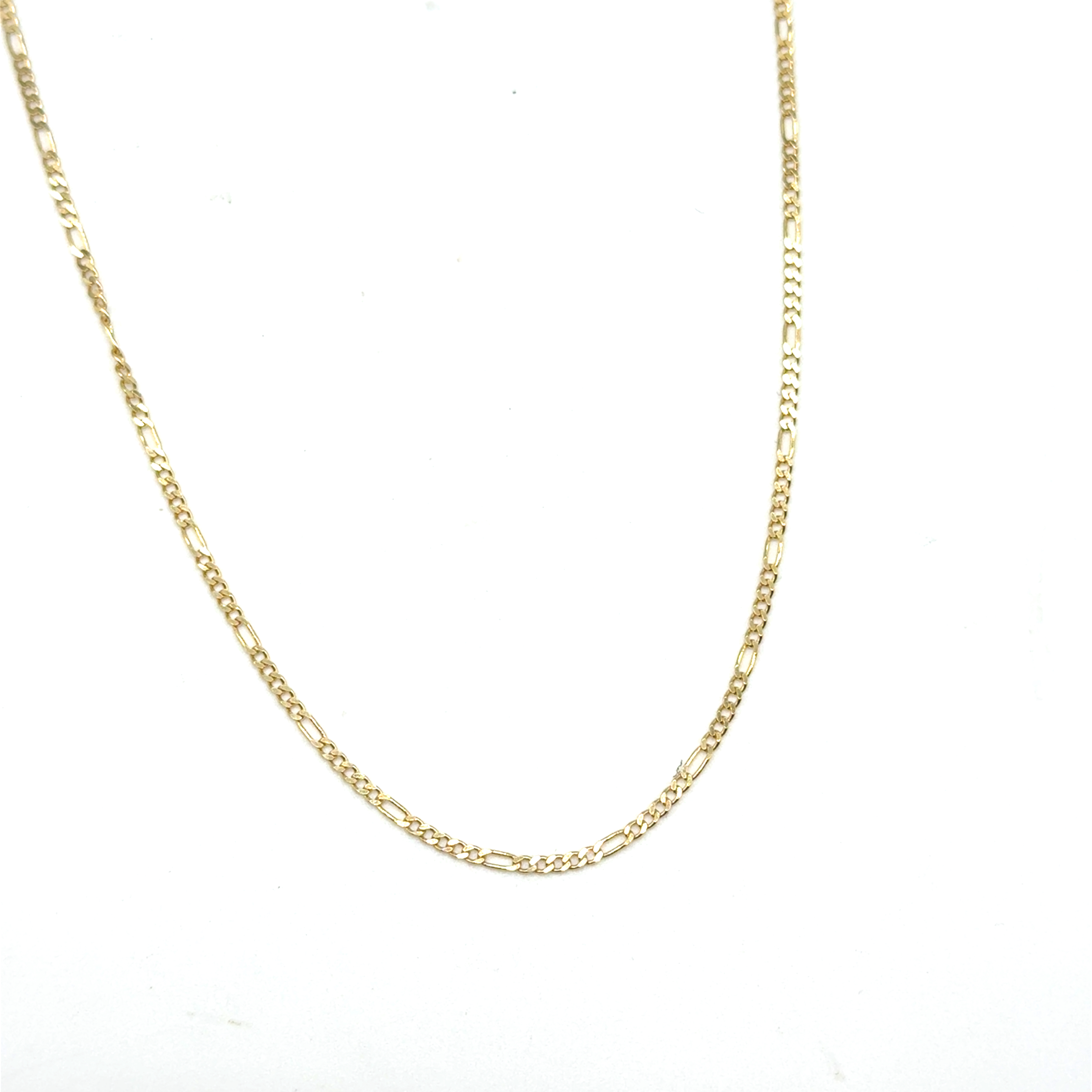 De geelgouden figaro ketting is een massief sieraad van 1,8 mm breed. Gemaakt van 14 karaat goud, weegt het 4 gram en is het 55 cm lang. Deze glanzende ketting is perfect als statementstuk of in laagjes met andere kettingen te dragen. Ideaal voor dagelijks gebruik of speciale gelegenheden.