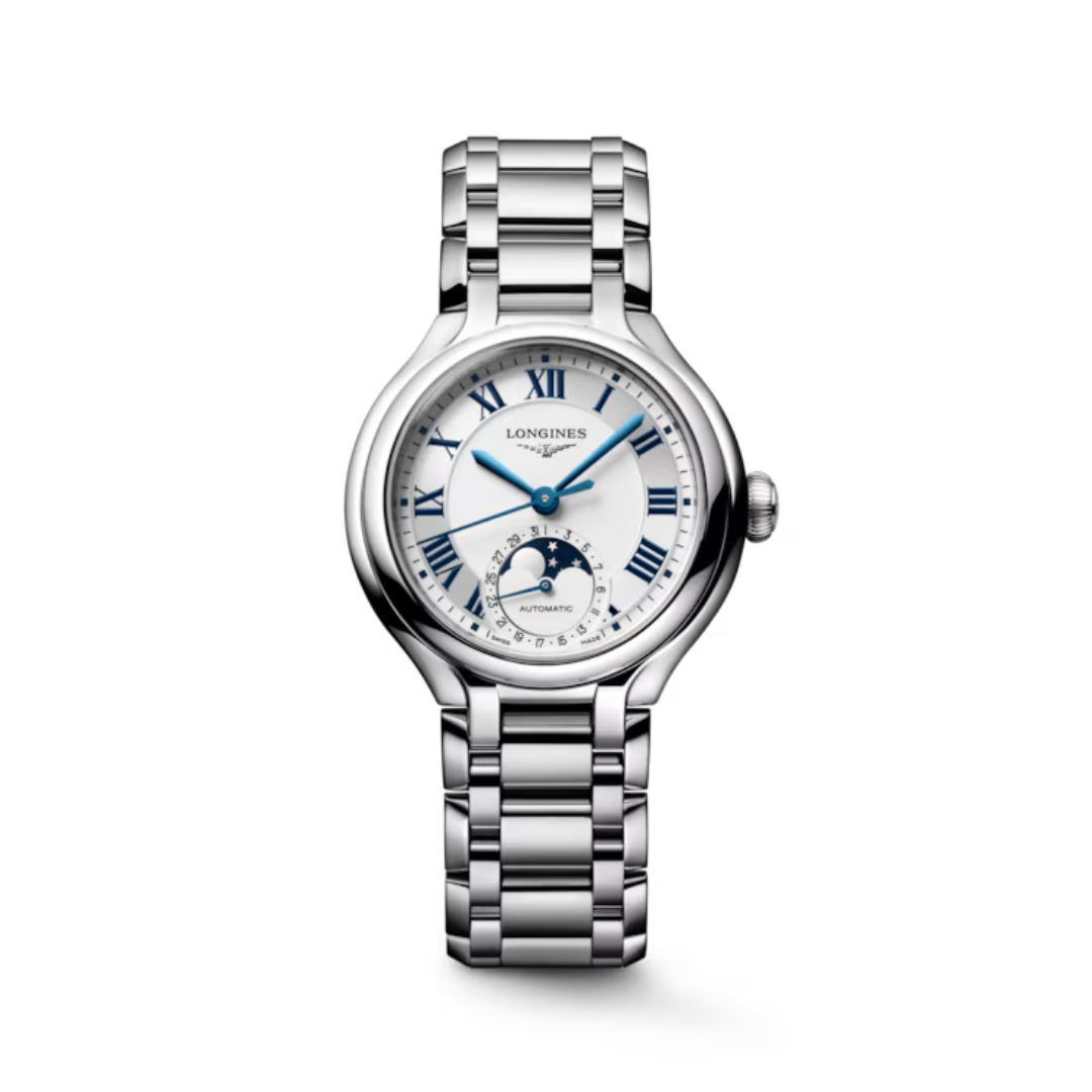 Dit Longines horloge behoort tot de PrimaLuna collectie.
Referentienummer: L8.126.4.71.6

De Longines is voorzien van een automatisch uurwerk. De kast en band zijn gemaakt van roestvrij staal. Het horloge heeft een diameter van 34 mm en is getest op een waterdichtheid van 3 ATM / 30 meter. De zilveren wijzerplaat heeft Romeinse cijfers en onderin de moonphase. Het horloge heeft een krasbestendig saffierglas met meerdere lagen anti-reflecterende coating aan beide zijden.