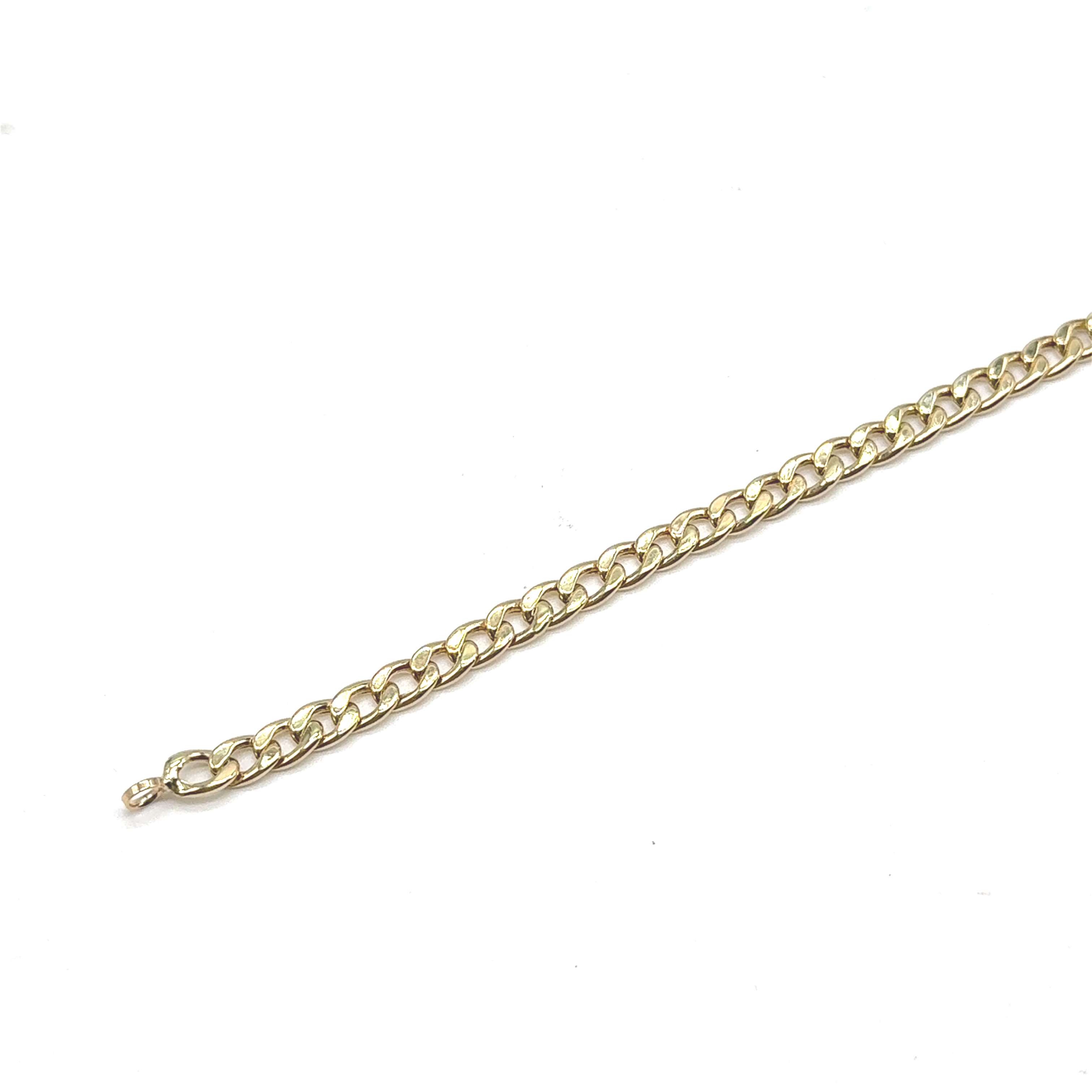 Deze geelgouden prachtige gourmet schakelarmband heeft een breedte van 5,2 mm. Gemaakt van 14 karaat goud, weegt de armband 4,4 gram met een lengte van 19,5 cm. Perfect voor elke gelegenheid, deze armband straalt luxe en elegantie uit. Draag hem solo of gelaagd voor een elegante look. 