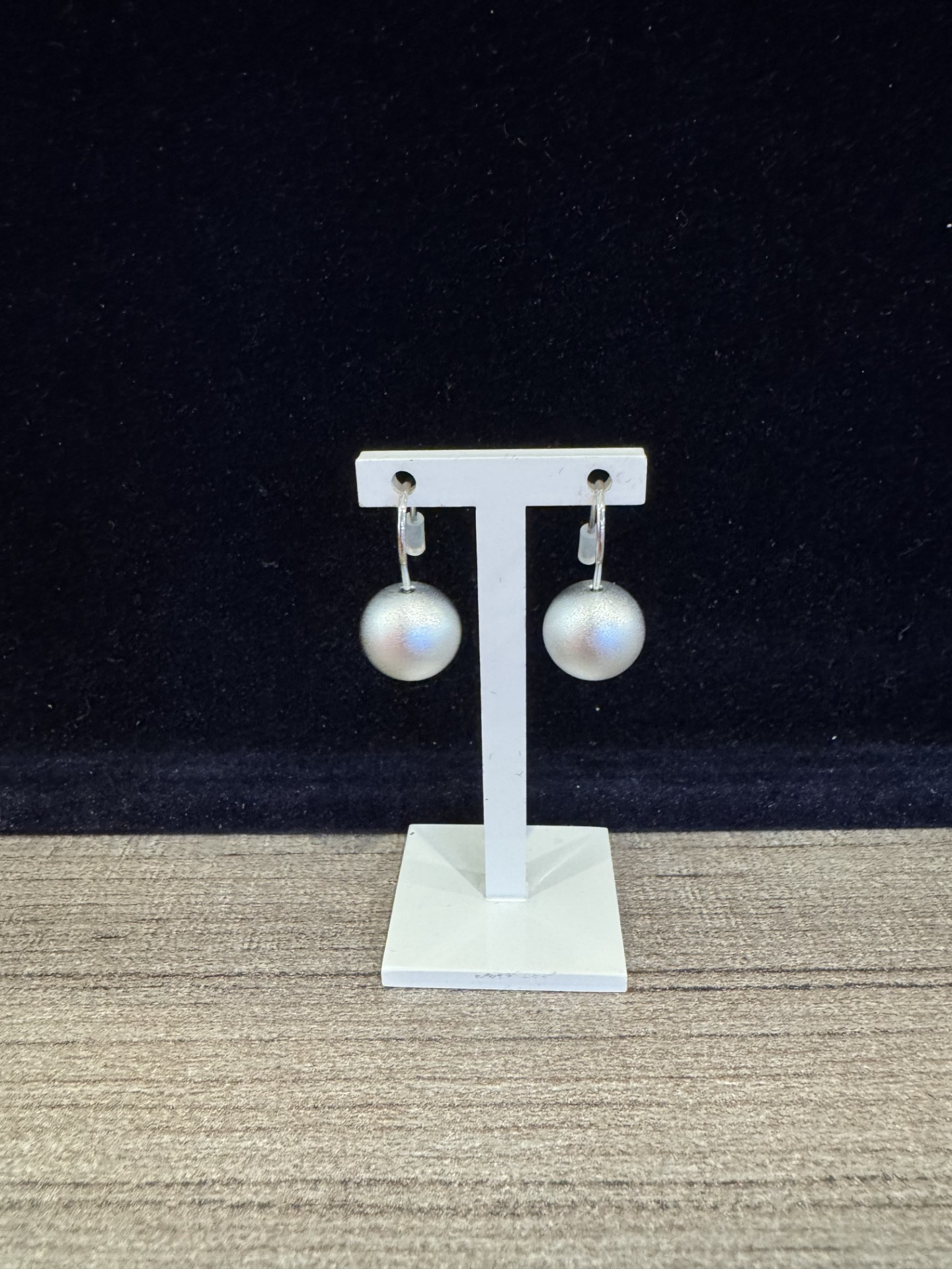 Stalen oorbellen hang + aluminium bol zilver