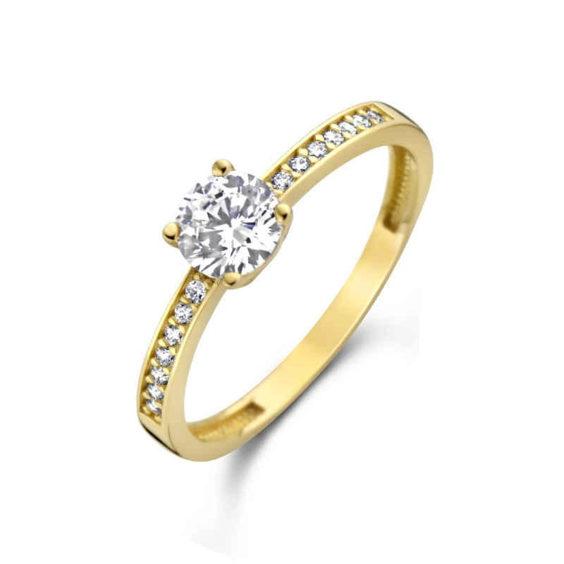 De 14 Karaats Ring - Zirkonia beschikt over een verfijnde uitstraling dankzij de sprankelende zirkonia's, perfect voor een elegante look. Ideaal te dragen op speciale gelegenheden of om een alledaagse outfit te verfraaien. Combineer met bijpassende sieraden voor een complete en chique uitstraling. Categorie: Juweel, Type: Ring.