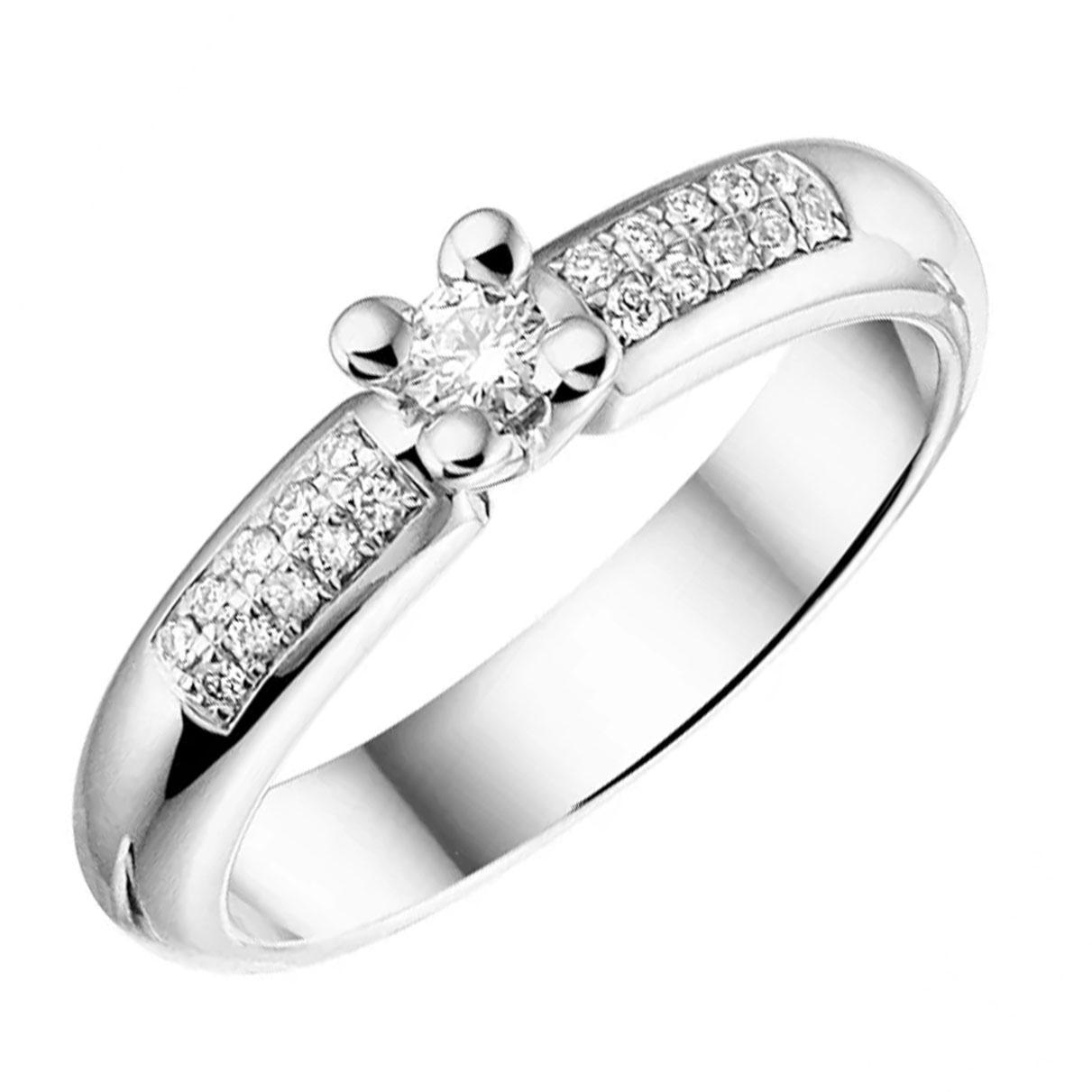 De Solitairring met Zijstenen is een elegante ring van witgoud. Deze ring combineert de tijdloze schoonheid van een solitaire steen met de schittering van zijstenen en is perfect voor speciale gelegenheden of als dagelijks sieraad. Draag deze ring aan de ringvinger voor een klassieke uitstraling of combineer hem met andere ringen voor een trendy look.