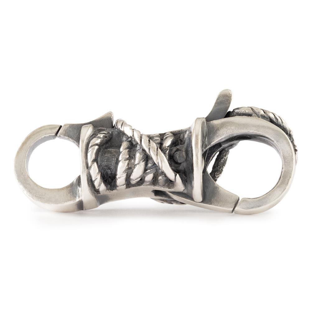 De Trollbeads TAGLO-00136 is een opvallende hanger die valt onder de categorie juweel. Ideaal om je unieke stijl uit te drukken. Het beste te dragen aan een ketting voor een elegante look, of aan een armband voor een speelse touch. Voeg een persoonlijk element toe door het te combineren met andere bedels.