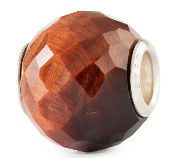 Rode Tijgeroog is jouw edelsteen voor motivatie en zelfvertrouwen. 
Hij versterkt focus, aard je energie en ondersteunt actie