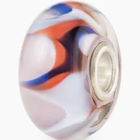 Product: Droom van Avalon  
Modelnummer: TGLBE-20398  
Eigenschappen: Zilveren Trollbeads sieraad  

Beschrijving: Deze prachtige zilveren Droom van Avalon bead is perfect voor elke gelegenheid. Het kan eenvoudig worden gecombineerd met andere beads en armbanden voor een persoonlijke touch. Draag het als een elegant accent aan een zilveren armband of ketting. Ideaal voor dagelijks gebruik en speciale gelegenheden. Voeg deze unieke bead toe aan je collectie en straal iedere dag!