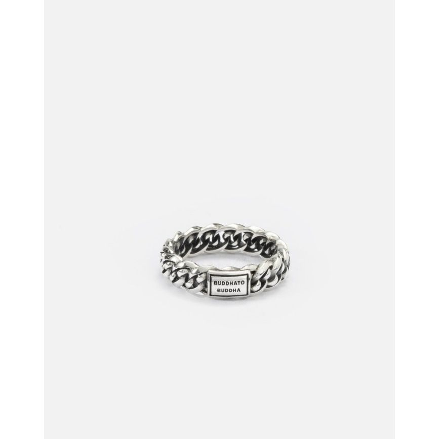 De Nathalie XS Ring, gemaakt met de nathalie schakel, is een meesterwerk van passie en vakmanschap. Deze ring symboliseert de boodschap om moedig te zijn en zonder angst datgene na te streven wat je passie is. Vervaardigd uit gerecycled zilver, is de Nathalie XS Ring niet alleen een prachtig sieraad, maar ook een verhaal van toewijding en passie. Welke herinneringen zullen zich vormen rond jouw Nathalie XS Ring?