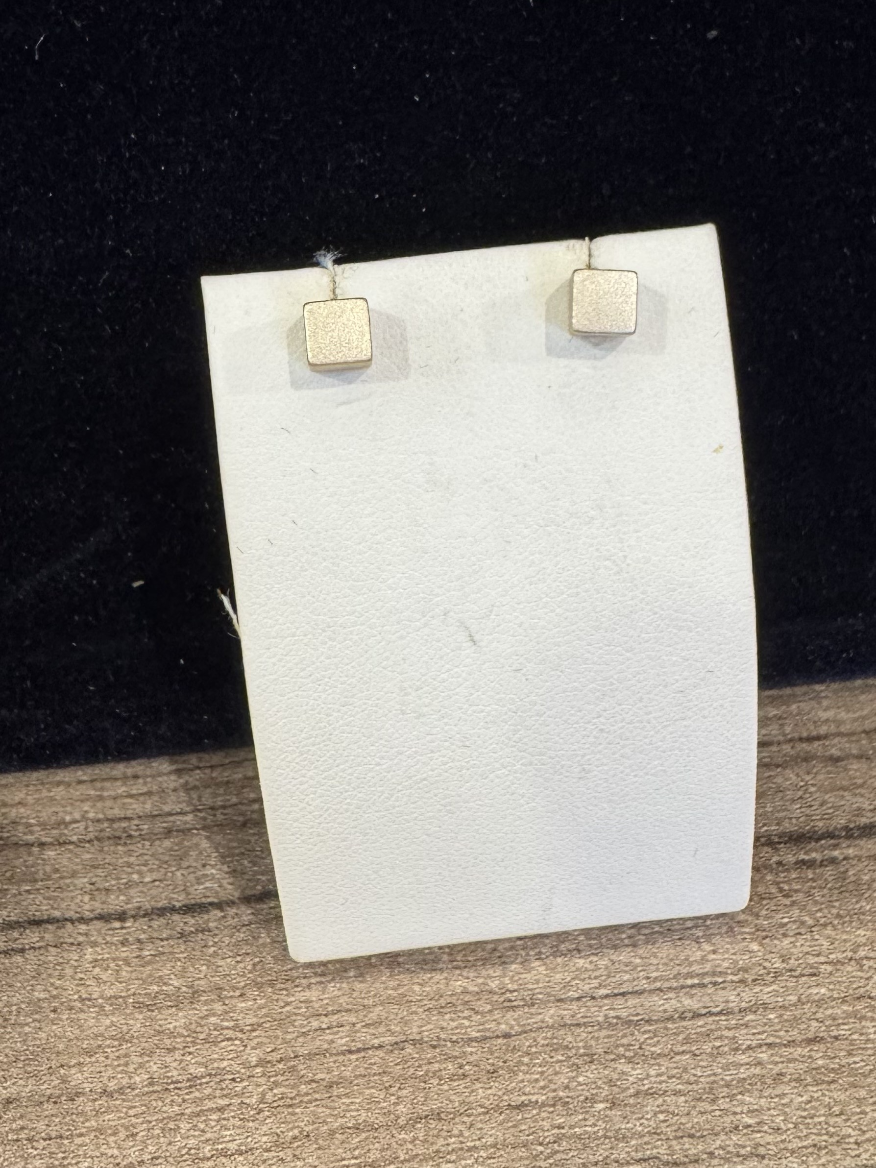 Aluminium oorbel kubus goud