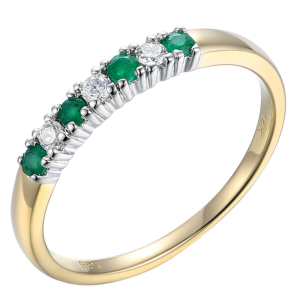 De 14k gouden diamanten ring met smaragd, model GGE1605, schittert met vier briljant geslepen SI1 diamanten (0.14 ct) en een prachtige smaragd. De ring straalt luxe uit en is perfect voor speciale gelegenheden. Draag hem solo of combineer met andere sieraden voor een opvallende look. Een verfijnde toevoeging aan elke sieradencollectie. Verkrijgbaar in maat 54.