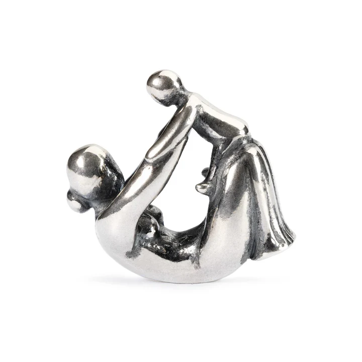 De TAGBE-50019 met modelnummer OMA, van een niet-gespecificeerd merk, is een verfijnde hanger in de categorie sieraden. Deze prachtige hanger kan het beste worden gedragen aan een ketting van uw keuze en voegt een vleugje elegantie toe aan elke outfit. Perfect voor zowel dagelijks gebruik als speciale gelegenheden. Ontdek je eigen stijl met deze unieke hanger.