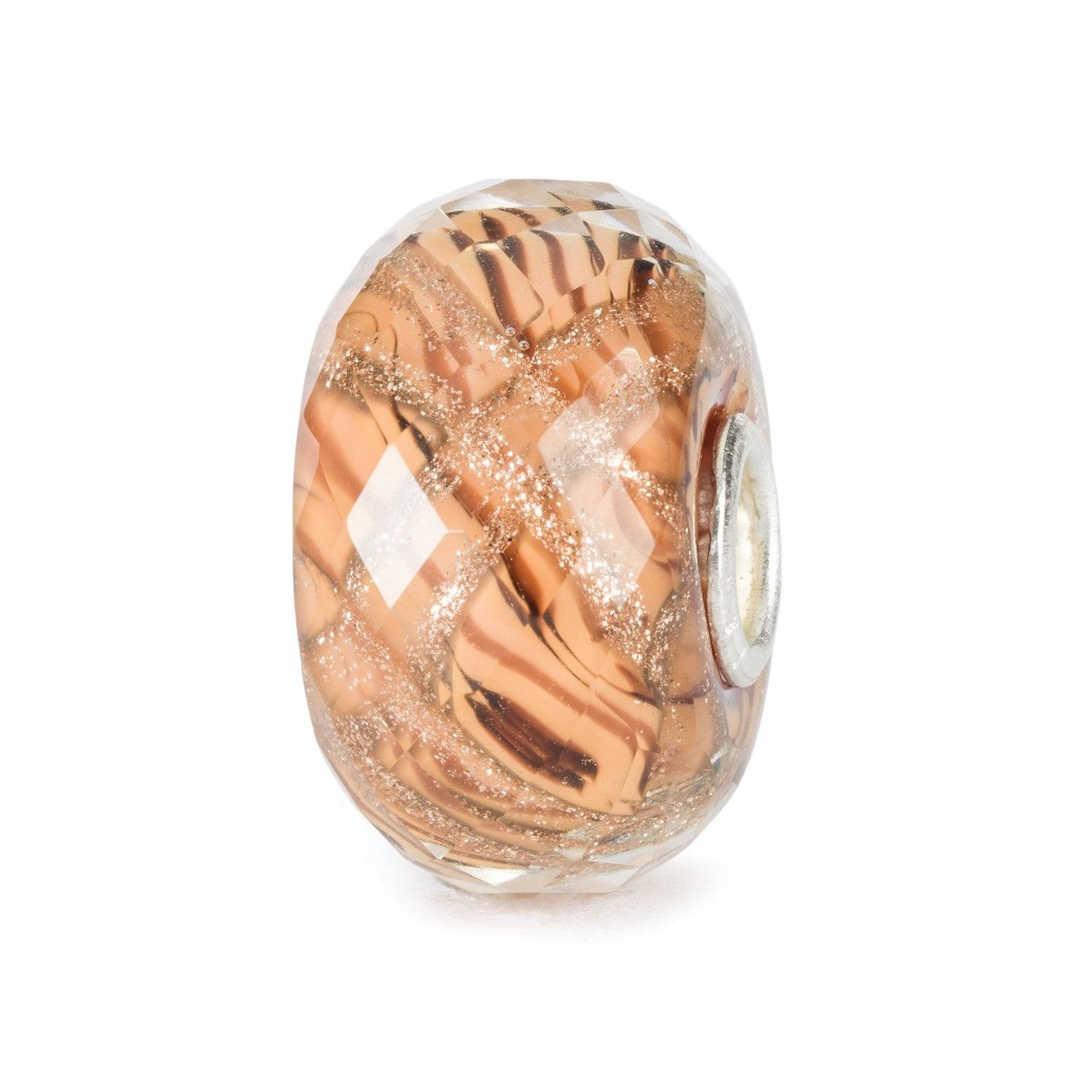 De TGLBE-30118 is een uniek sieraad in de categorie "JEWEL". Dit stijlvolle accessoire voegt een vleugje elegantie toe aan elke outfit. Draag het solo voor een subtiele uitstraling of combineer met andere sieraden voor een gedurfde look. Perfect voor zowel dagelijks gebruik als speciale gelegenheden. Een must-have voor uw collectie!