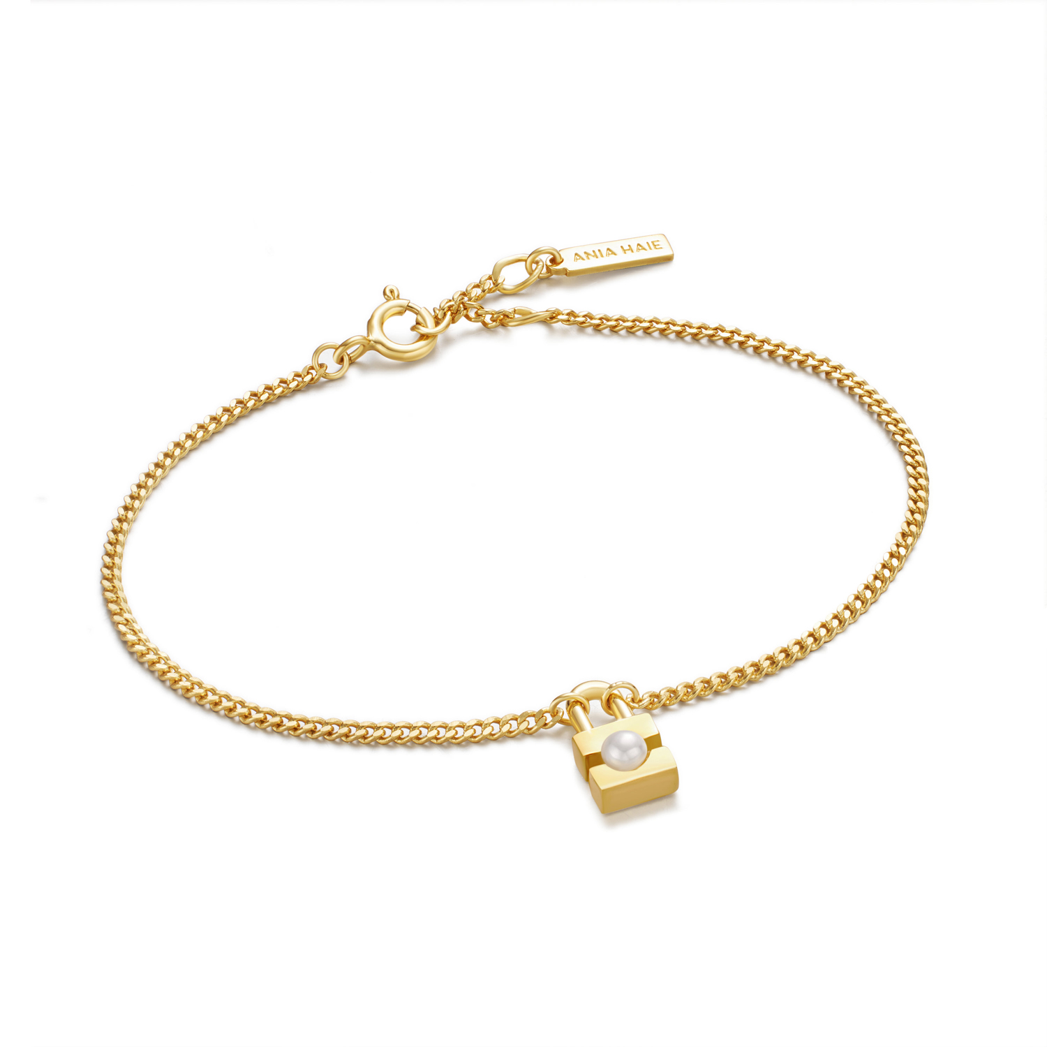 Versier je polsen met een nieuwe kijk op parels met deze statement 14kt vergulde sterling zilveren armband. Deze delicate armband is gemaakt van moderne hardware in combinatie met een prachtig schelppareldetail. Kies uit drie verstelbare maten en combineer de armband met grote zilveren kettingen voor een gelaagde look.

HET MERK
Ge&iuml;nspireerd door de laatste fashion trends is Ania Haie het toonaangevende sieradenmerk voor hoogkwalitatieve maar ook betaalbare zilveren sieraden, zonder op de kwaliteit in te leveren. Iedere collectie is gebaseerd op de laatste catwalktrends, waardoor Ania Haie snel tot h&eacute;t sieradenmerk voor stijlbewuste consumenten is verkozen. Elk sieraad wordt ontworpen om te combineren met andere sieraden waardoor je je eigen look kunt cre&euml;ren. Maar ook zijn Ania Haie sieraden opvallend genoeg om op zichzelf te dragen.

SPECIFICATIES
- Ania Haie
- Armband
- 925 zilver met gold plating
- Parel
- AH B054-01G