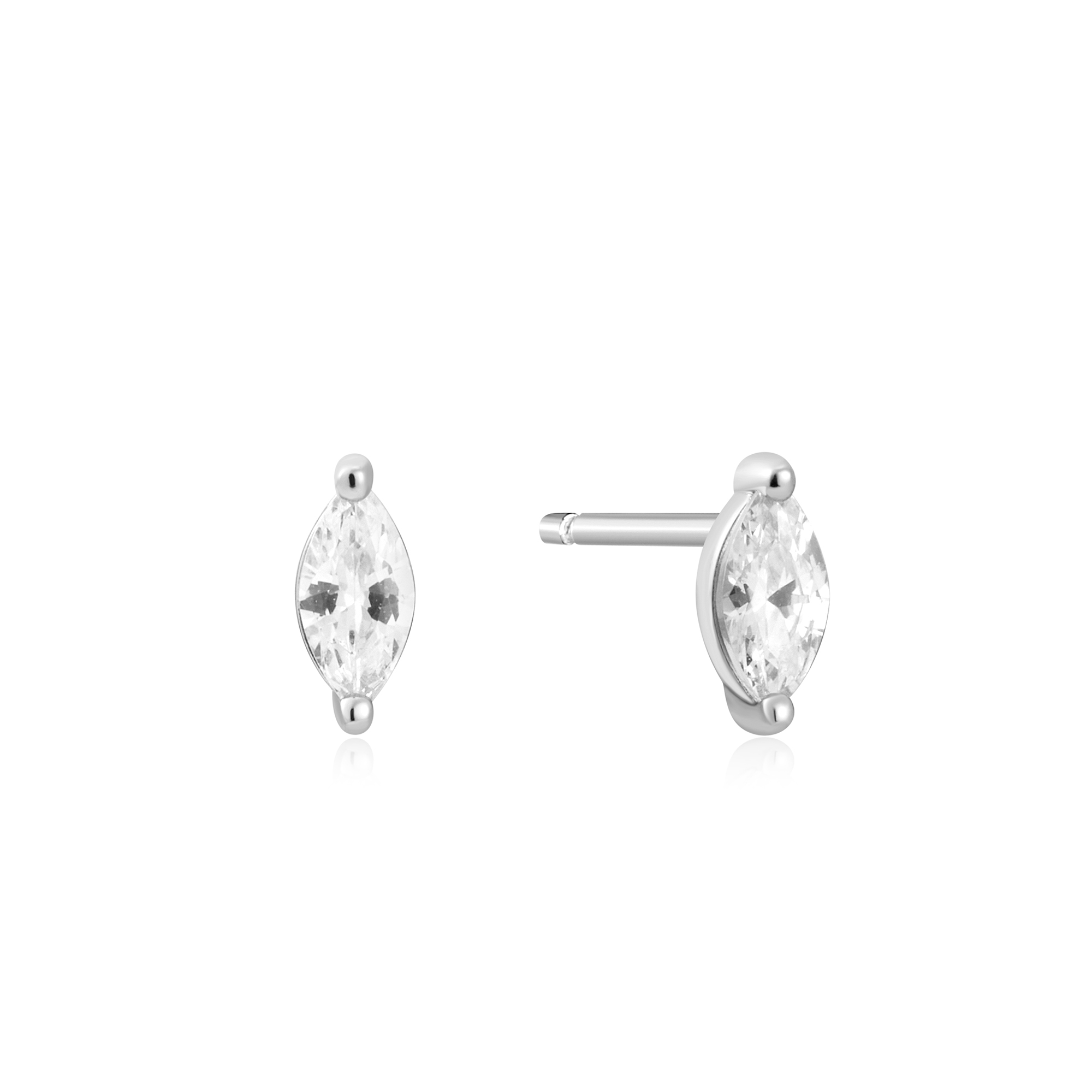 Maak gebruik van onze marquise studs om je alledaagse looks te verbeteren. Afgewerkt met een zirkonia zijn deze gemakkelijk te stylen studs de perfecte stapelstukken voor elke gelegenheid. 

HET MERK
Ge&iuml;nspireerd door de laatste fashion trends is Ania Haie het toonaangevende sieradenmerk voor hoogkwalitatieve maar ook betaalbare zilveren sieraden, zonder op de kwaliteit in te leveren. Iedere collectie is gebaseerd op de laatste catwalktrends, waardoor Ania Haie snel tot h&eacute;t sieradenmerk voor stijlbewuste consumenten is verkozen. Elk sieraad wordt ontworpen om te combineren met andere sieraden waardoor je je eigen look kunt cre&euml;ren. Maar ook zijn Ania Haie sieraden opvallend genoeg om op zichzelf te dragen.

SPECIFICATIES
- Ania Haie
- Oorbellen
- Lengte 6mm
- 925 zilver met gold/ rhodium plating
- AH E059-02H