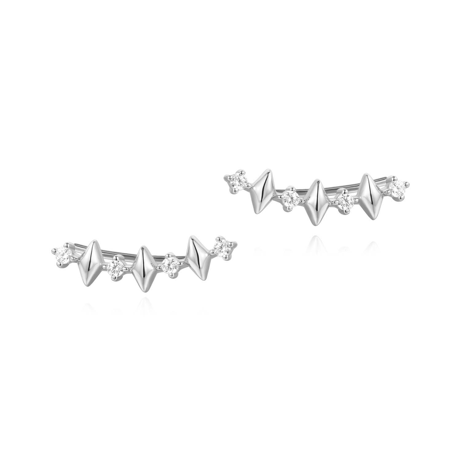 AH E061-04H
 Maak een stijlstatement met deze ruitvormige klimop studs, gemaakt van 14kt verguld sterlingzilver. De unieke vorm is ge&iuml;nspireerd op de Art Deco en zwiert over en langs je lel. Stijl met dikke mini knuffels en extra oormanchetten voor een opvallende oorstapel die de hardwaretrend volgt.

HET MERK
Ge&iuml;nspireerd door de laatste fashion trends is Ania Haie het toonaangevende sieradenmerk voor hoogkwalitatieve maar ook betaalbare zilveren sieraden, zonder op de kwaliteit in te leveren. Iedere collectie is gebaseerd op de laatste catwalktrends, waardoor Ania Haie snel tot h&eacute;t sieradenmerk voor stijlbewuste consumenten is verkozen. Elk sieraad wordt ontworpen om te combineren met andere sieraden waardoor je je eigen look kunt cre&euml;ren. Maar ook zijn Ania Haie sieraden opvallend genoeg om op zichzelf te dragen.

SPECIFICATIES
- Ania Haie
- Oorklimmer Zirkonia
- 925 zilver met gold/ rhodium plating
- Lengte 16,7mm
- AH E061-04H