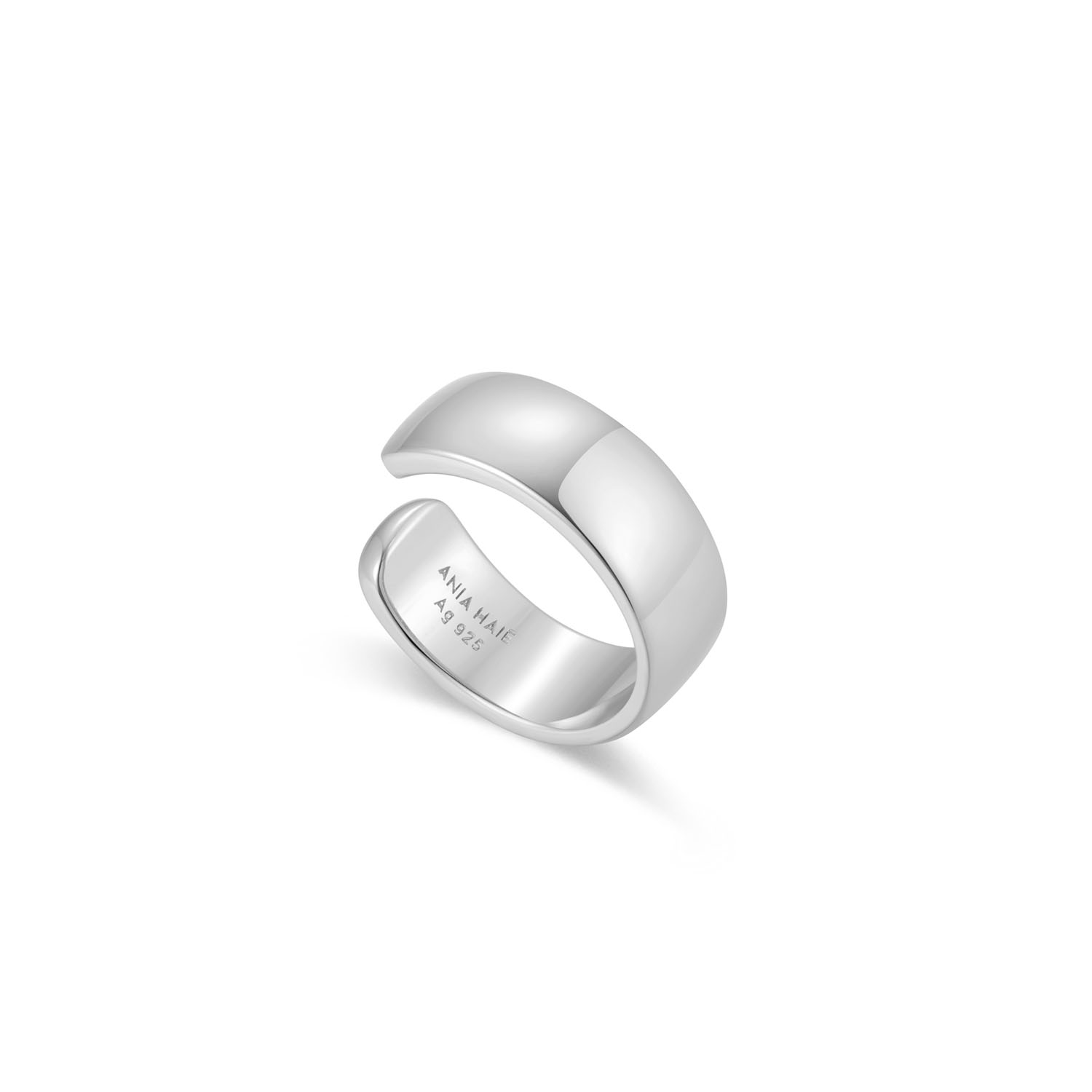 HET MERK
Ge&iuml;nspireerd door de laatste fashion trends is Ania Haie het toonaangevende sieradenmerk voor hoogkwalitatieve maar ook betaalbare zilveren sieraden, zonder op de kwaliteit in te leveren. Iedere collectie is gebaseerd op de laatste catwalktrends, waardoor Ania Haie snel tot h&eacute;t sieradenmerk voor stijlbewuste consumenten is verkozen. Elk sieraad wordt ontworpen om te combineren met andere sieraden waardoor je je eigen look kunt cre&euml;ren. Maar ook zijn Ania Haie sieraden opvallend genoeg om op zichzelf te dragen.

SPECIFICATIES
- Ania Haie
- Oorsieraad
- 925 zilver met rhodium plating
- Lengte 9mm
- AH E067-01H