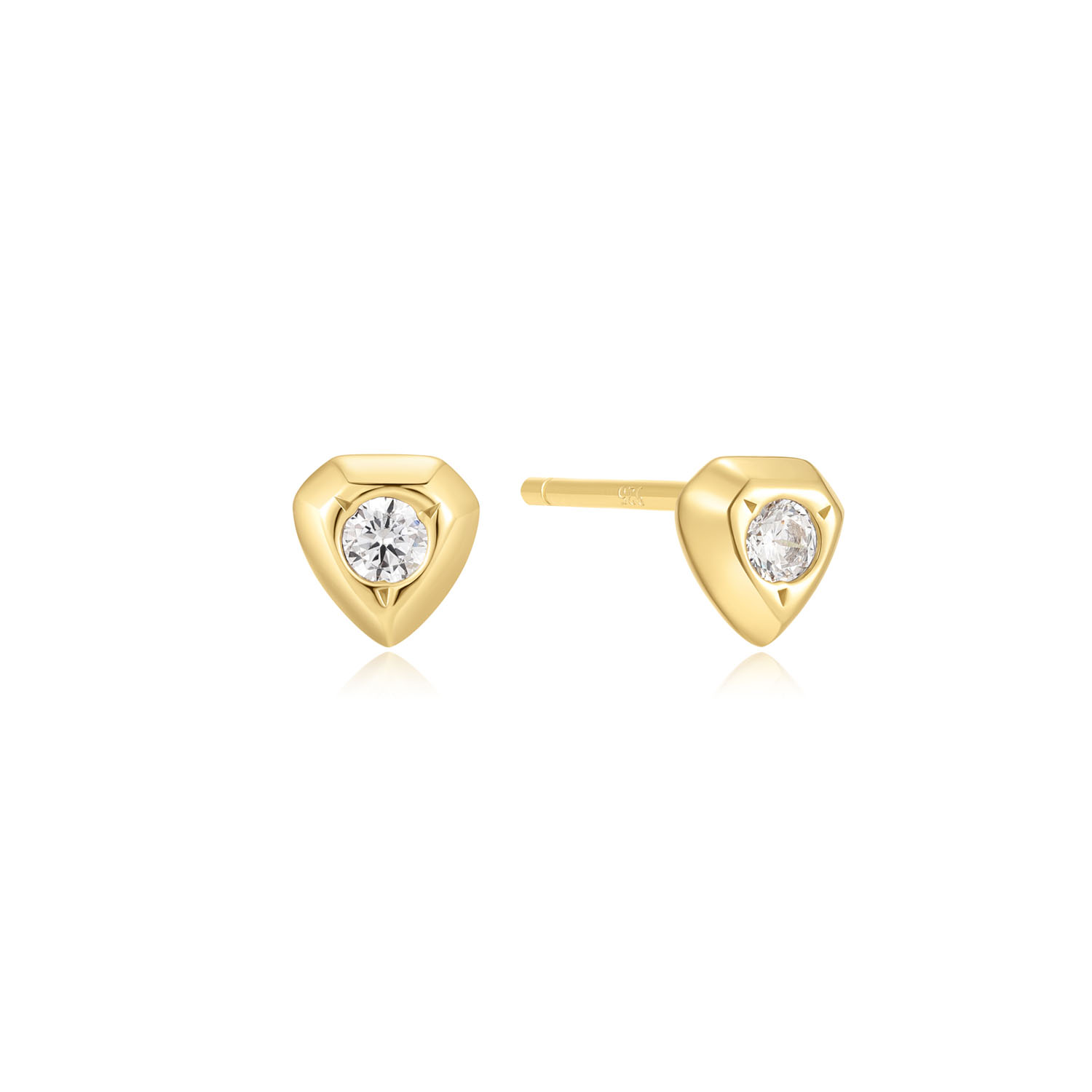 HET MERK
Geïnspireerd door de laatste fashion trends is Ania Haie het toonaangevende sieradenmerk voor hoogkwalitatieve maar ook betaalbare zilveren sieraden, zonder op de kwaliteit in te leveren. Iedere collectie is gebaseerd op de laatste catwalktrends, waardoor Ania Haie snel tot hét sieradenmerk voor stijlbewuste consumenten is verkozen. Elk sieraad wordt ontworpen om te combineren met andere sieraden waardoor je je eigen look kunt creëren. Maar ook zijn Ania Haie sieraden opvallend genoeg om op zichzelf te dragen.

SPECIFICATIES
- Ania Haie
- Oorsieraad
- 925 zilver met gold plating
- Lengte 5mm
- AH E067-01G