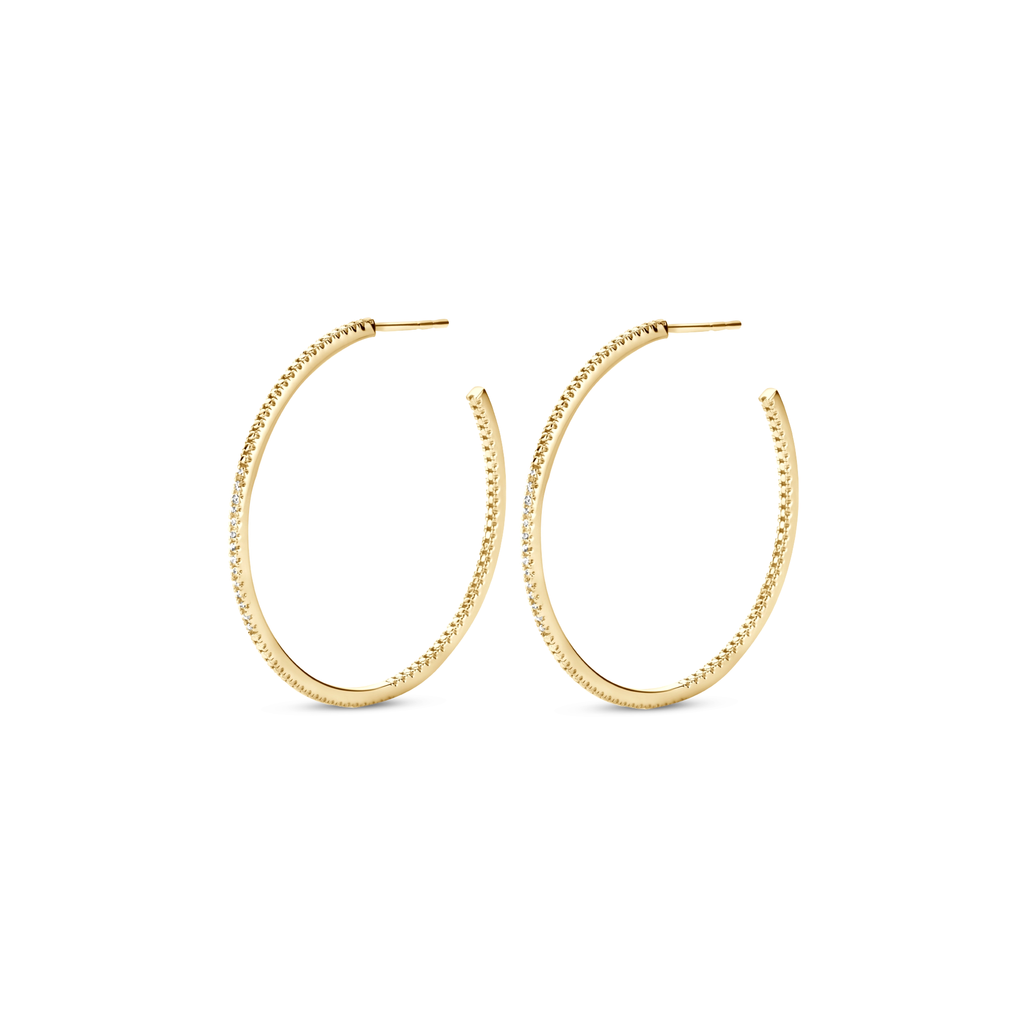De Diamanti per tutti oorstekers in zilver verguld (model M2154-3S4-H02) stralen elegantie uit met 0.084ctm natuurlijke diamanten. Deze creolen zijn perfect voor elke gelegenheid, van een casual dagje uit tot een chique avondje uit. Draag ze met je favoriete outfit voor een verfijnde, tijdloze uitstraling die elke look compleet maakt.