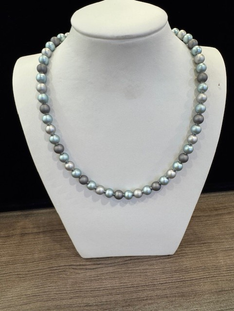 Stalen collier aluminium bolletjes zilver grijs licht blauw