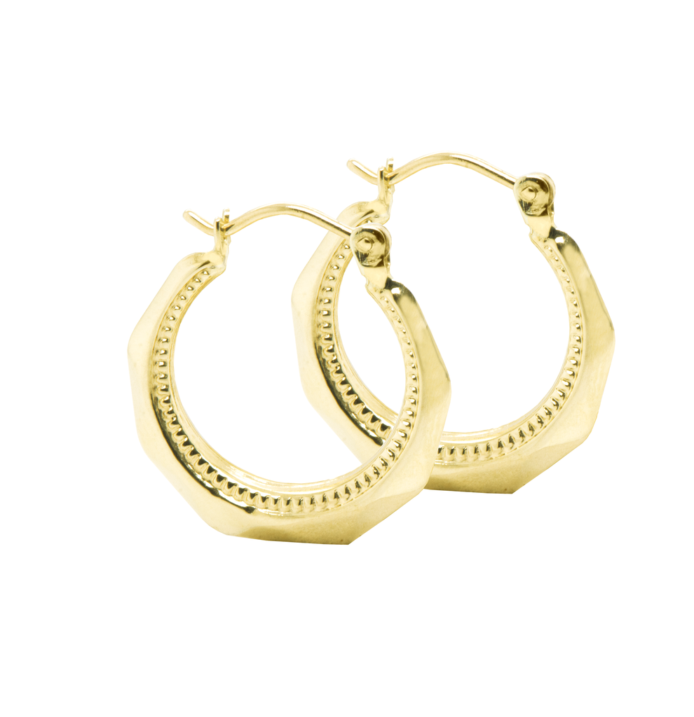 Deze Geelgouden (schippers)oorringen met modelnummer GOR1016 zijn vervaardigd uit 14-karaats goud en vallen onder de categorie sieraden, specifiek creool oorbellen. Perfect voor dagelijks gebruik, ze stralen elegantie uit en voegen een vleugje luxe toe aan elke outfit. Draag ze in combinatie met andere gouden sieraden voor een verfijnde, gecoördineerde look.