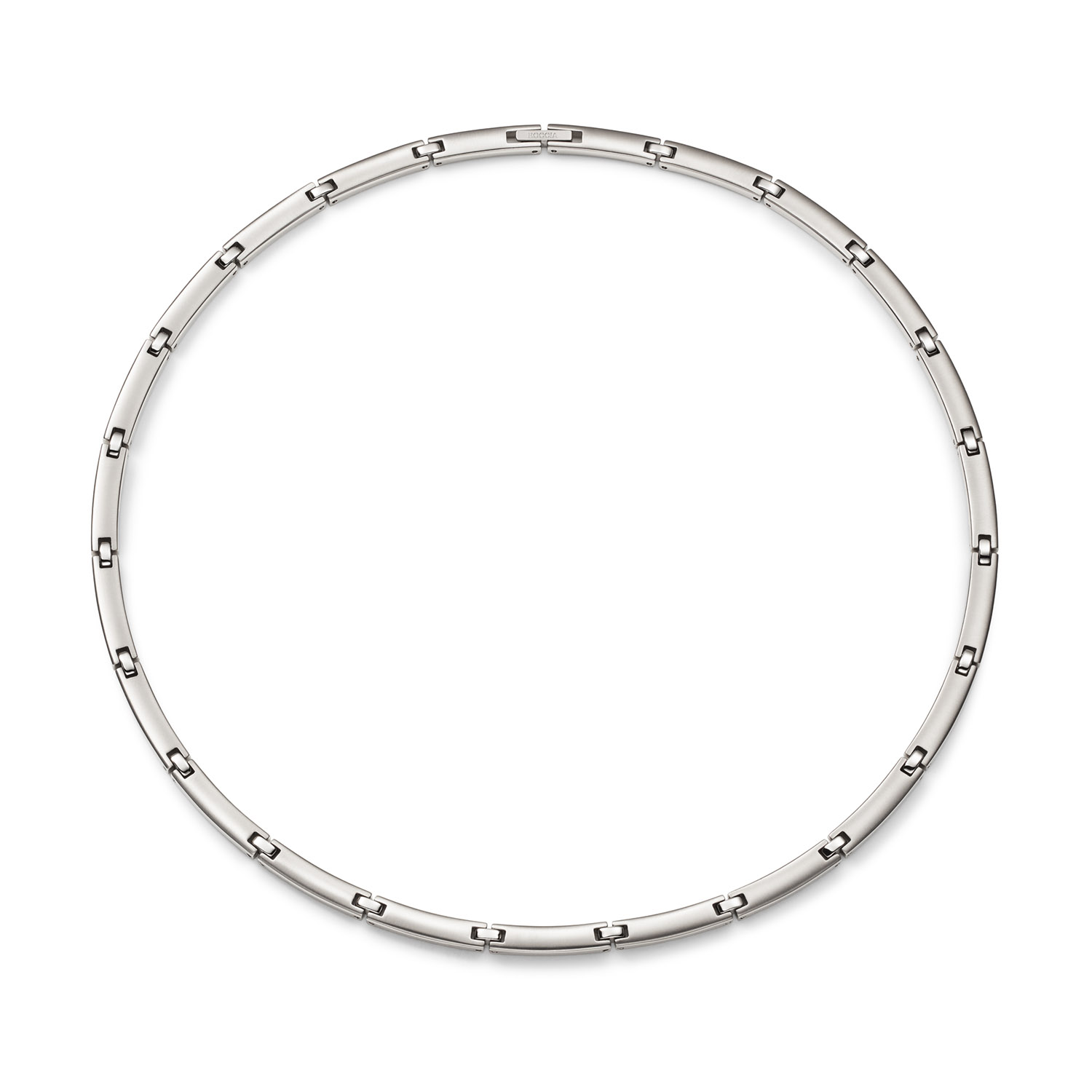 Boccia Titanium 08089-01 Ketting 50cm
Deze unieke titanium ketting van Boccia Titanium is een mooie toevoeging aan je sieradencollectie! Wat deze mat/glanzende titanium ketting uniek maakt, is dat hij grote rechthoekige matte schakels heeft met daartussen vierkante glanzende schakels, dit geeft een volle en luxe uitstraling. De ketting heeft een lengte van 50cm en sluit met een klapsluiting. Combineer de ketting met de bijpassende armband en oorbellen voor een complete look.

HET MERK
Boccia Titanium is het titanium merk van Nederland, dat zijn oorsprong in Duitsland vindt en is opgericht in het jaar 1992. Ontwikkeld door internationale ontwerpers. Alle titanium componenten van de BOCCIA TITANIUM collectie zijn gemaakt van 99,7% puur titanium; het bijzondere materiaal. Het is licht in gewicht, neemt de temperatuur van de huid aan en is zeer huidvriendelijk. Bovendien is het corrosie- en temperatuurbestendig.

SPECIFICATIES
- Ketting
- Puur titanium
- Recht plat
- Zilverkleurig
- 50cm