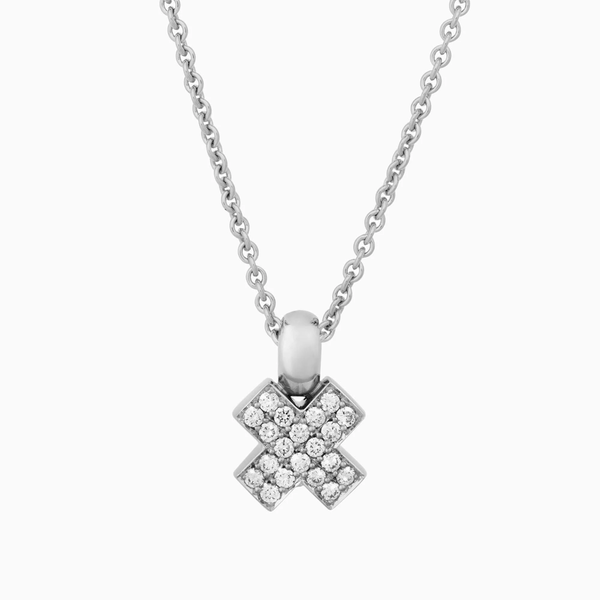 Deze elegante Joy hanger ‘Kusje’ is gemaakt van 18 karaat witgoud en schittert dankzij een fijne witte diamant van 0,15 ct. Tijdloos, verfijnd en perfect voor dagelijks dragen. Referentie 8HW3400BR.