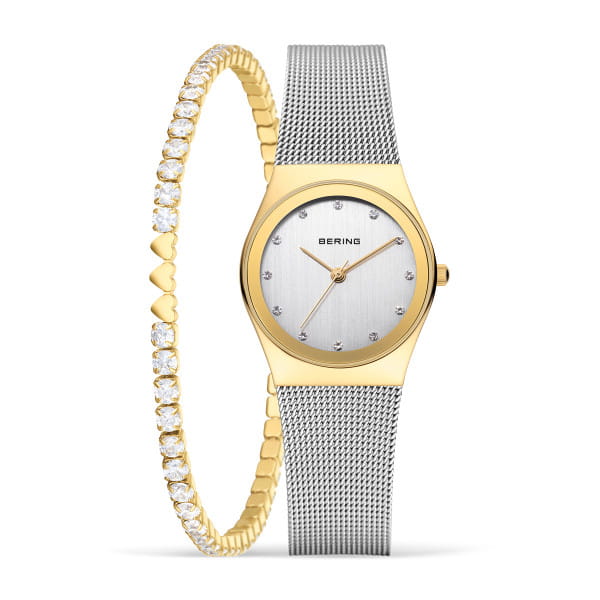  Klassiek, puristisch en toch spannend. Perfect stijlvol samen met contemporain  minimalisme. De CLASSIC-COLLECTIE is ge&iuml;nspireerd op Deens design en staat voor unieke horloges die je dagelijkse stijl perfect accentueren.    Zeer hard kristalhelder en krasvast saffierglas zorgt dat de prachtige wijzerplaat duidelijk zichtbaar is. 